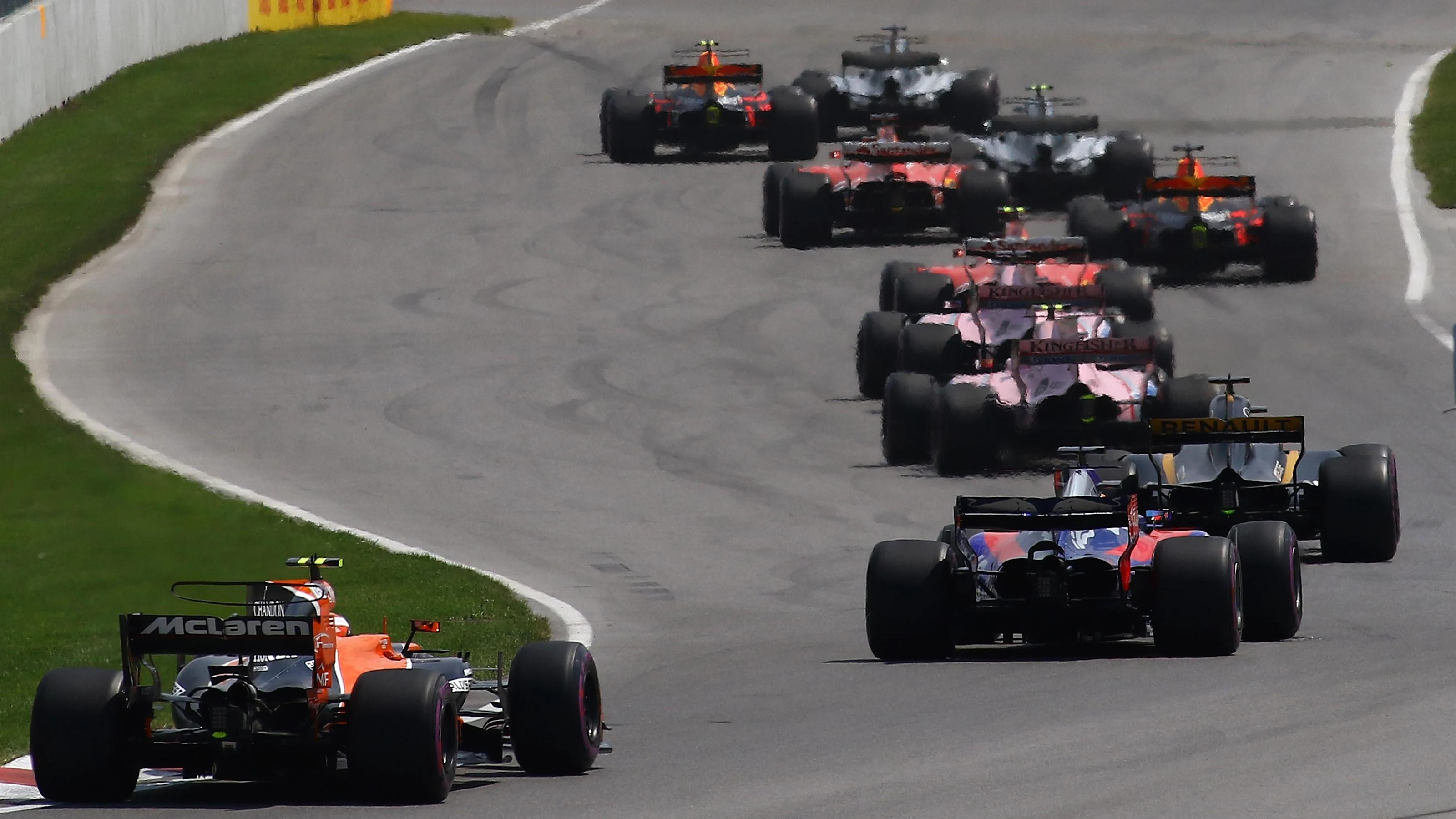 The start of the race at Formula One World Championship, Rd7, Canadian Grand Prix, Race, Montreal,