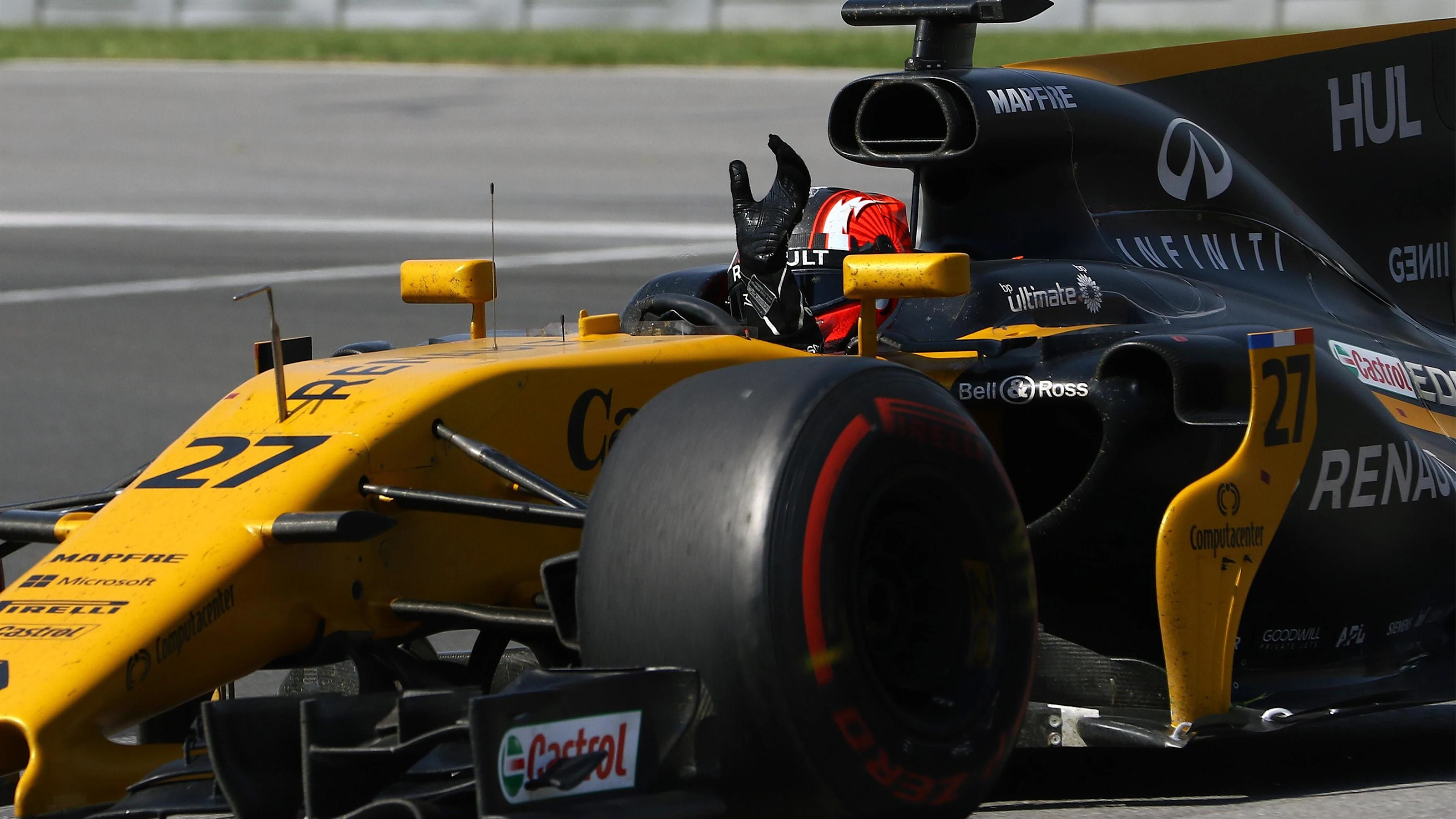Nico Hulkenberg (GER) Renault Sport F1 Team RS17 waves at Formula One World Championship, Rd7,