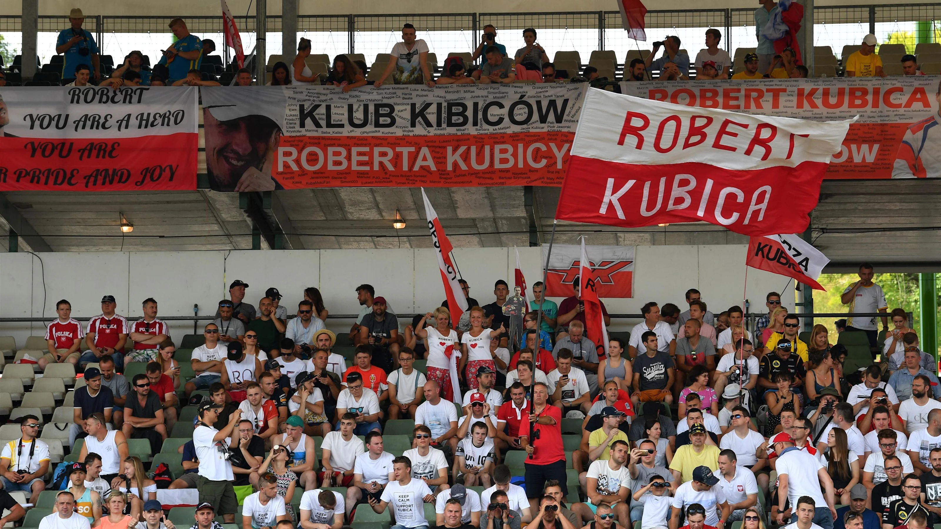 Robert Kubica (POL) Renault Sport F1 Team fans and banners at Formula One Testing, Day Two,