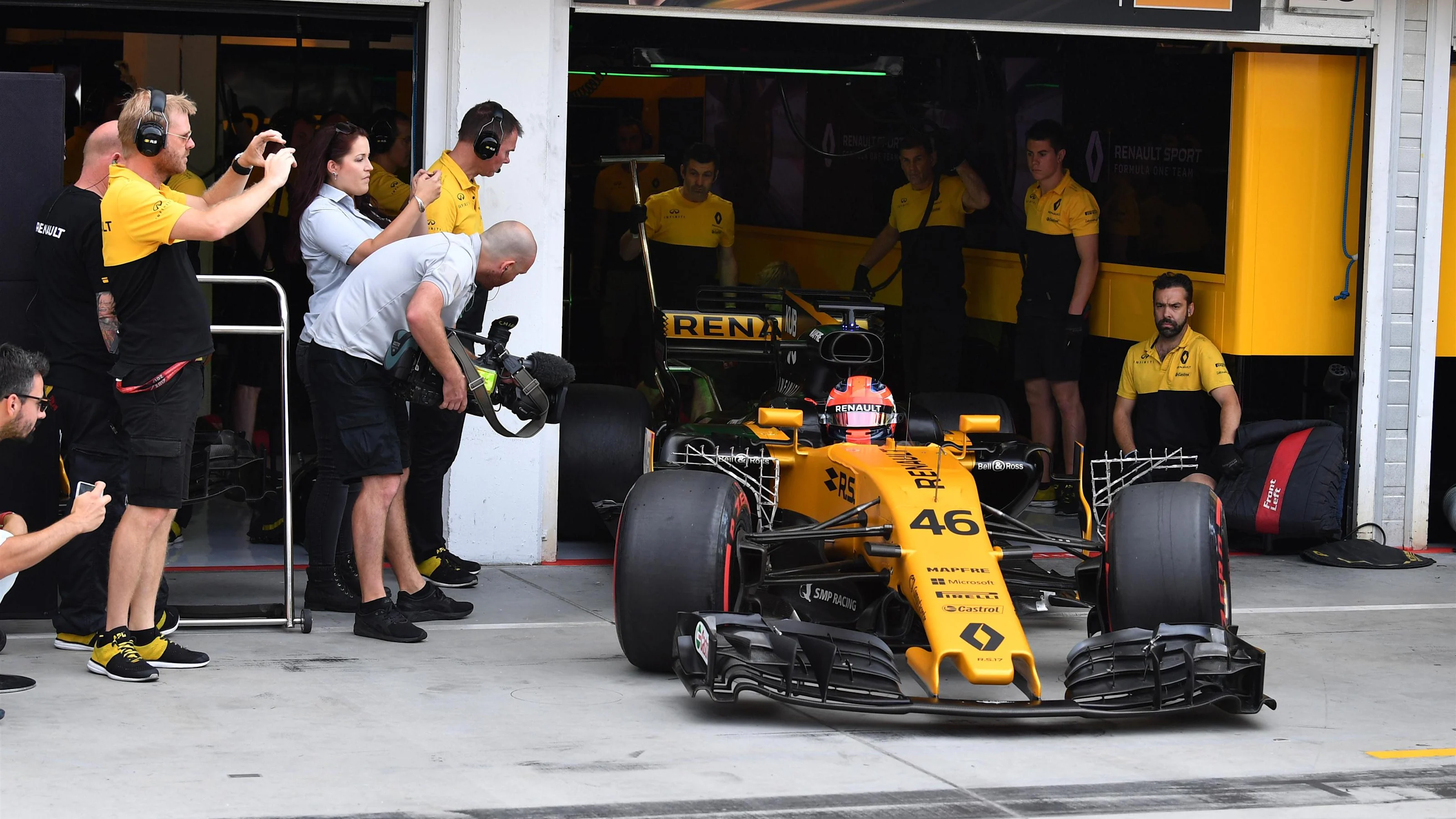Robert Kubica (POL) Renault Sport F1 Team RS17 at Formula One Testing, Day Two, Hungaroring,