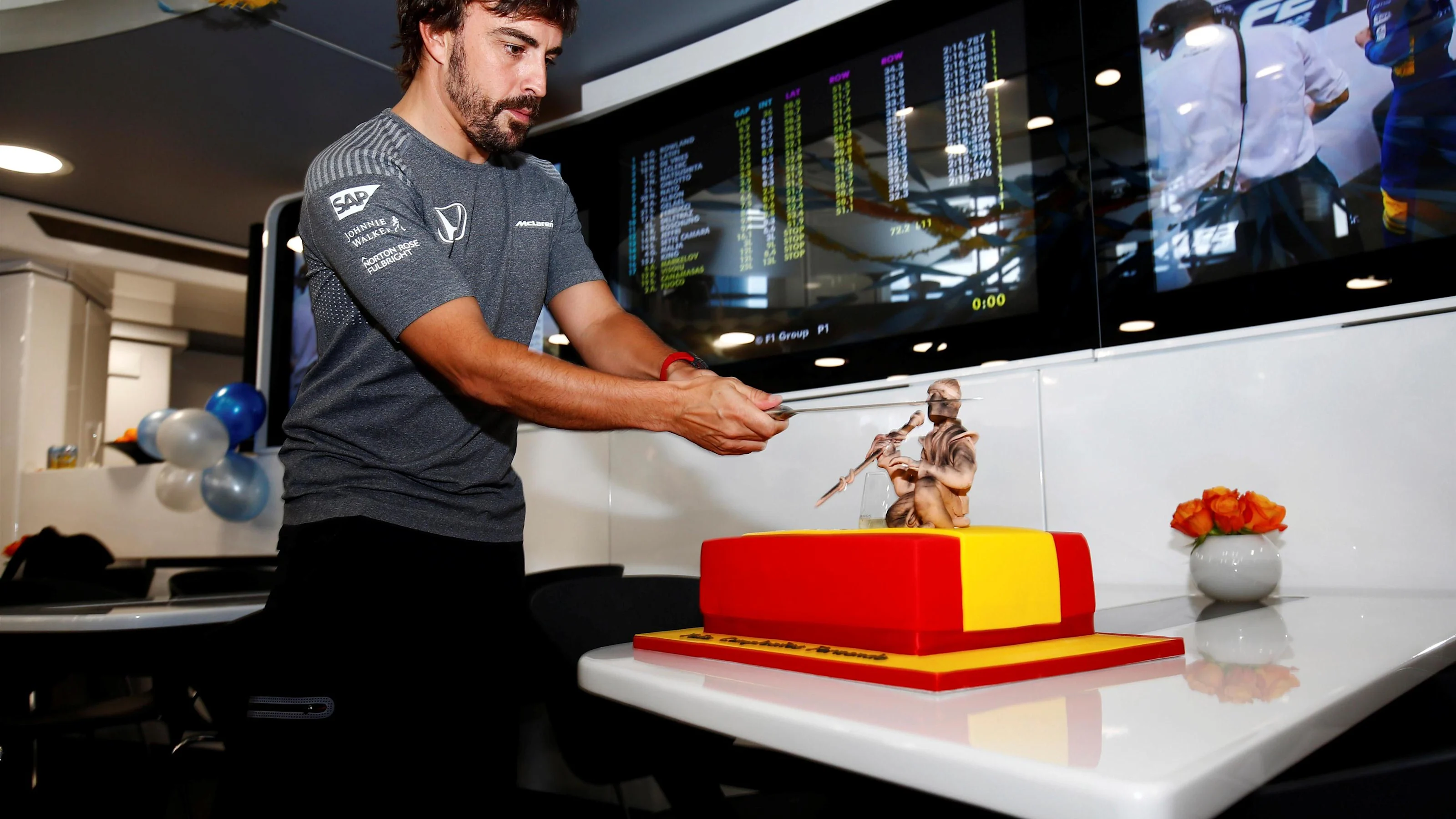 Fernando Alonso (ESP) McLaren celebrates his 36th Birthday at Formula One World Championship, Rd11,