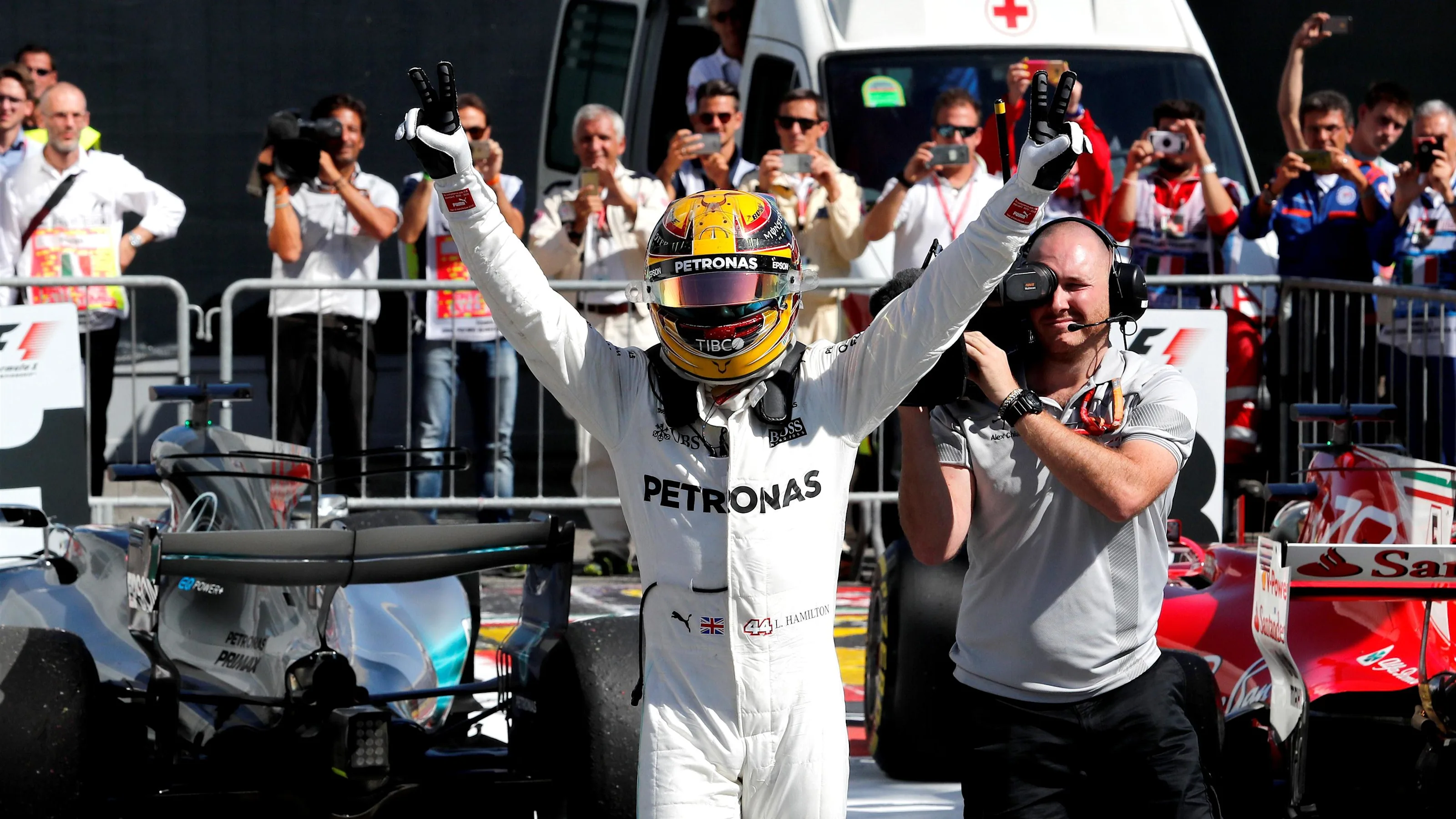 Race winner Lewis Hamilton (GBR) Mercedes AMG F1 celebrates in parc ferme at Formula One World