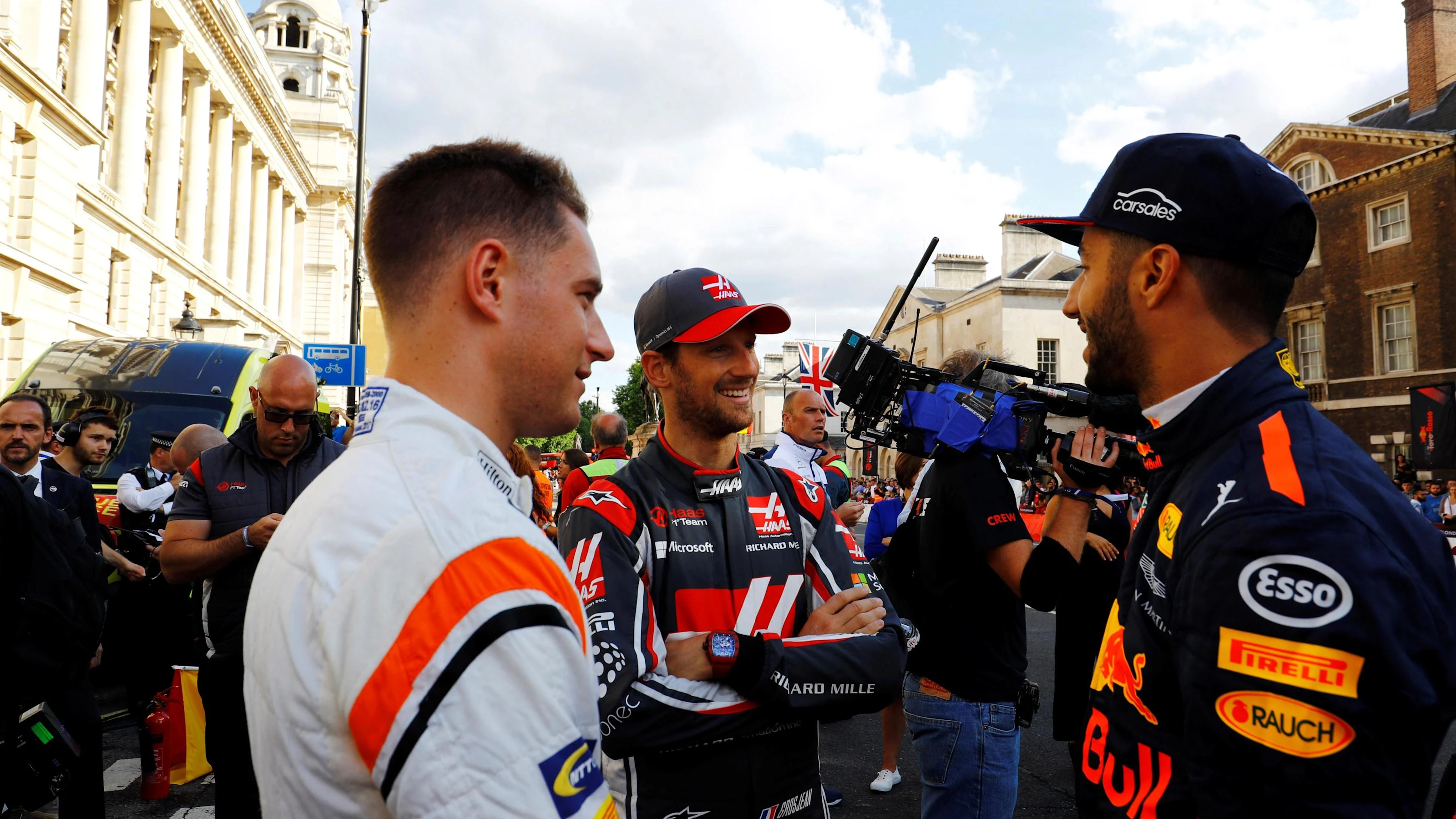 Stoffel Vandoorne (BEL) McLaren, Romain Grosjean (FRA) Haas F1 and Daniel Ricciardo (AUS) Red Bull