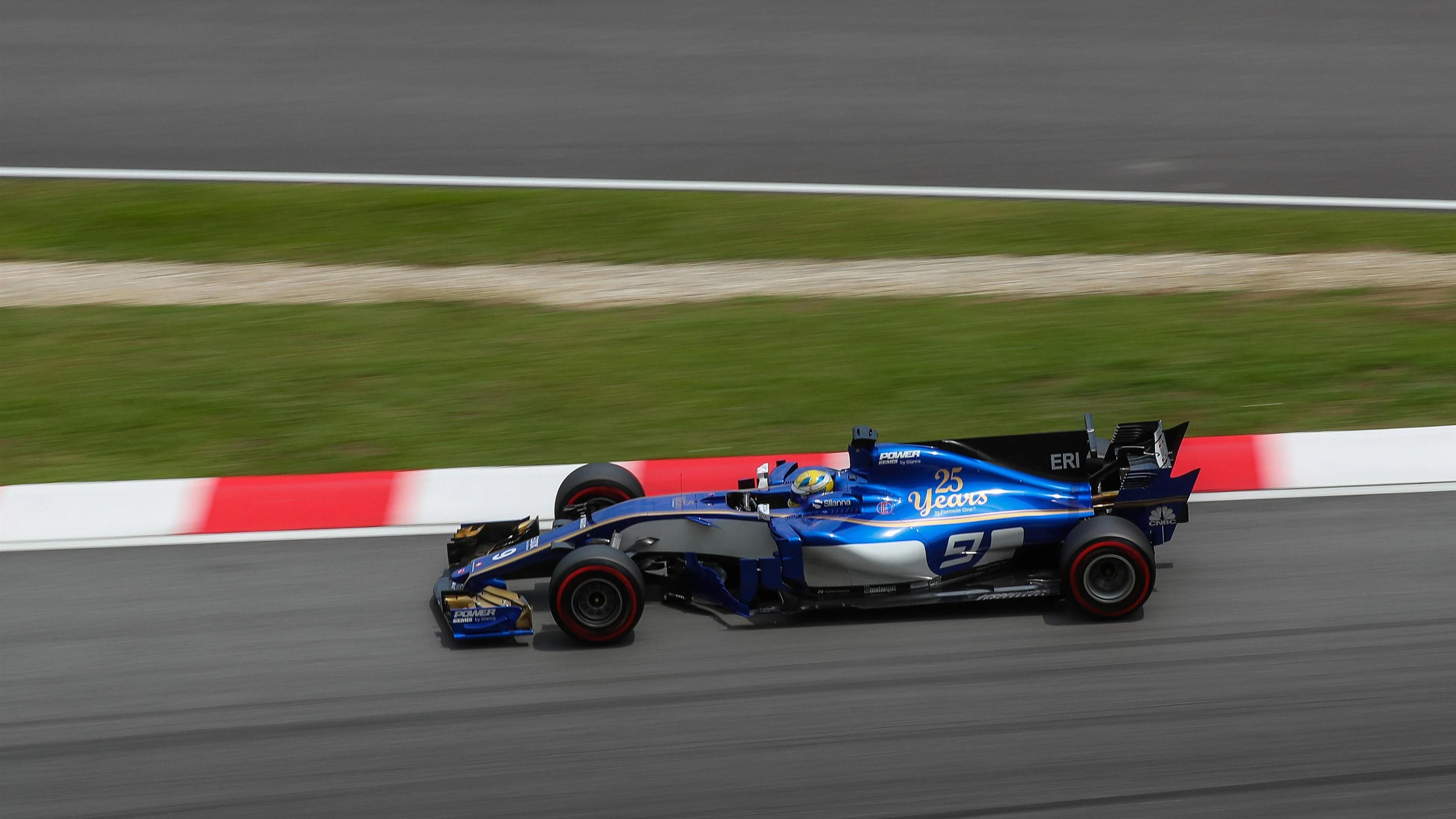 Marcus Ericsson (SWE) Sauber C36 at Formula One World Championship, Rd15, Malaysian Grand Prix,