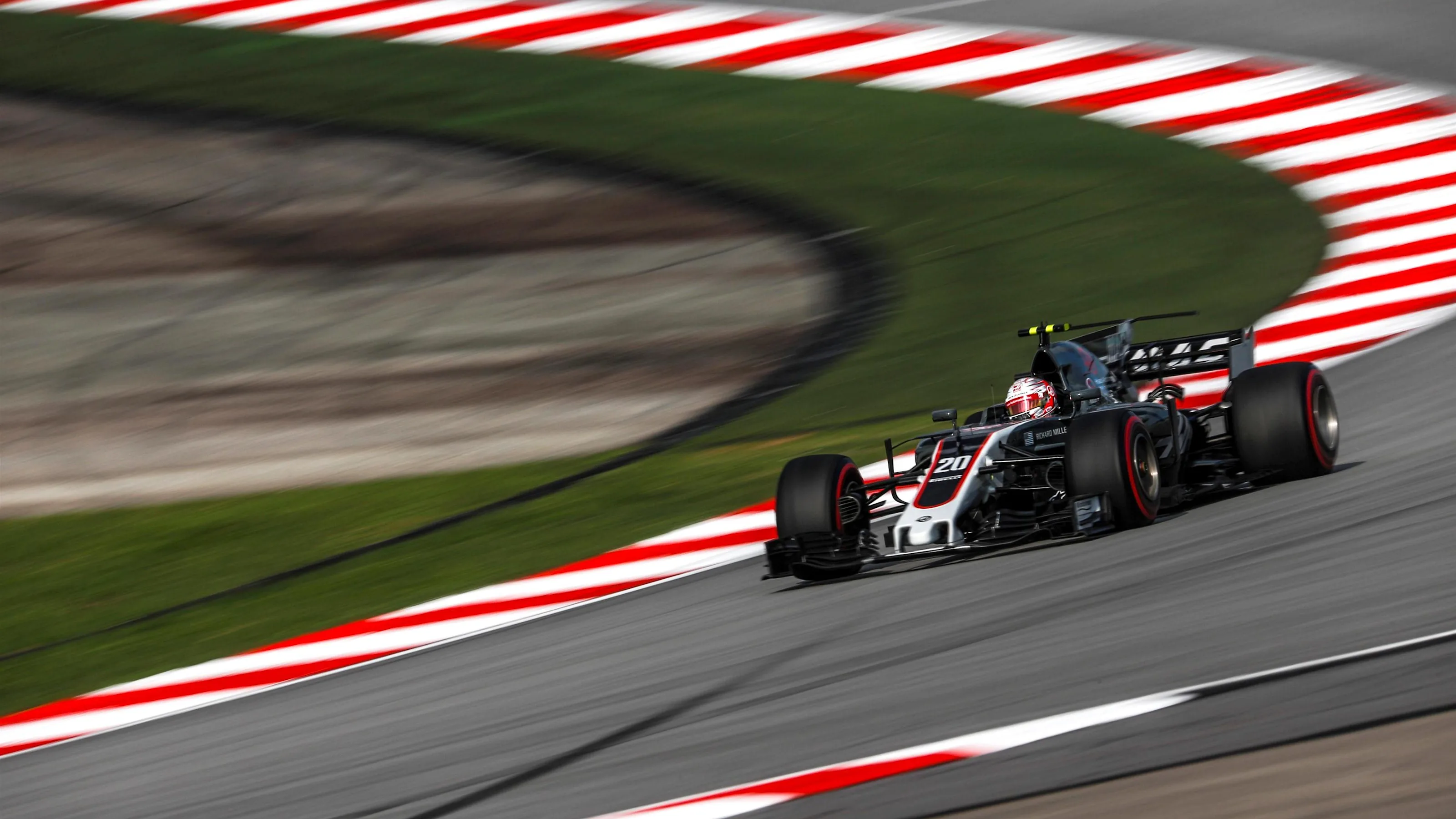 Kevin Magnussen (DEN) Haas VF-17 at Formula One World Championship, Rd15, Malaysian Grand Prix,