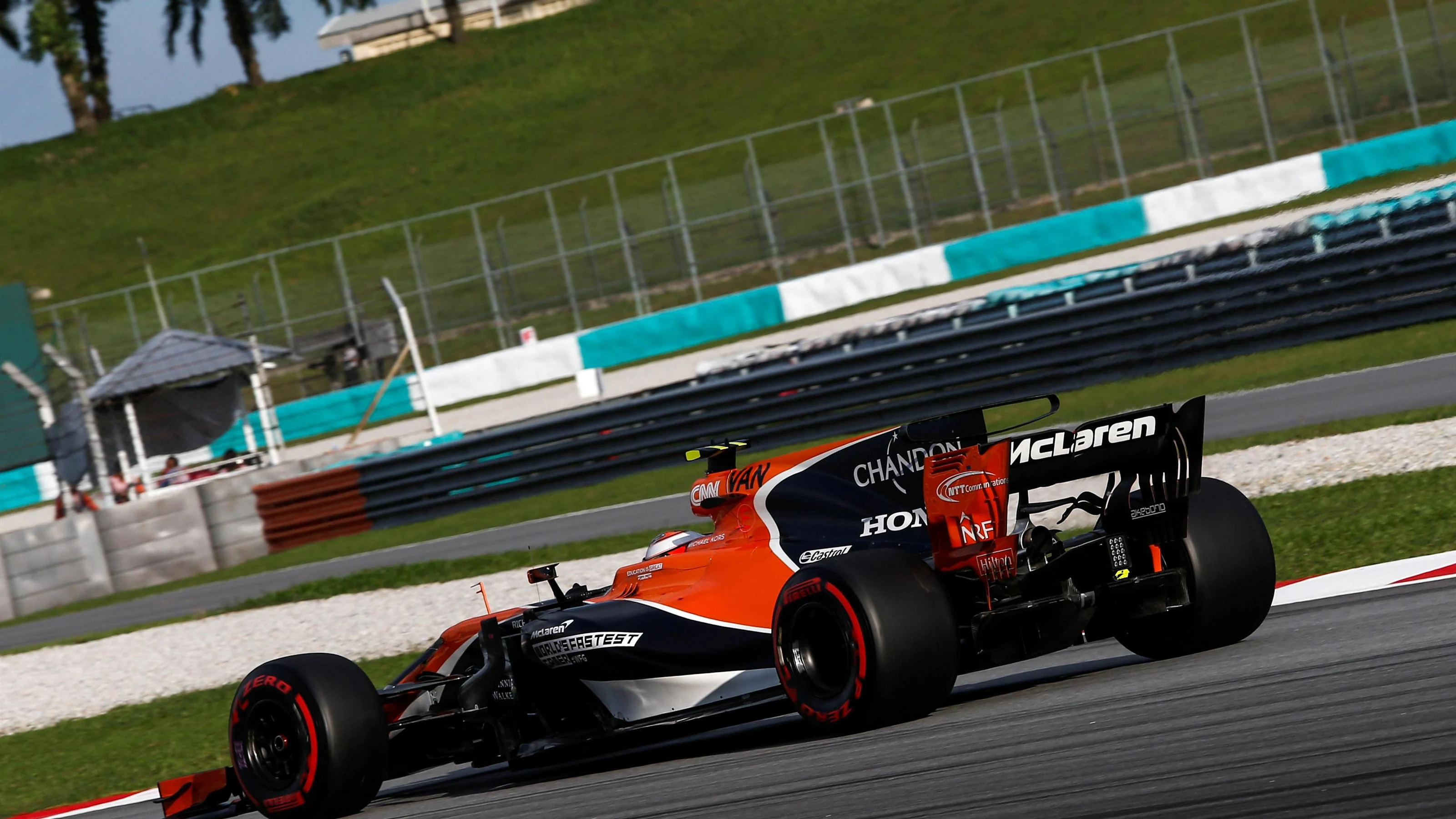 Stoffel Vandoorne (BEL) McLaren MCL32 at Formula One World Championship, Rd15, Malaysian Grand