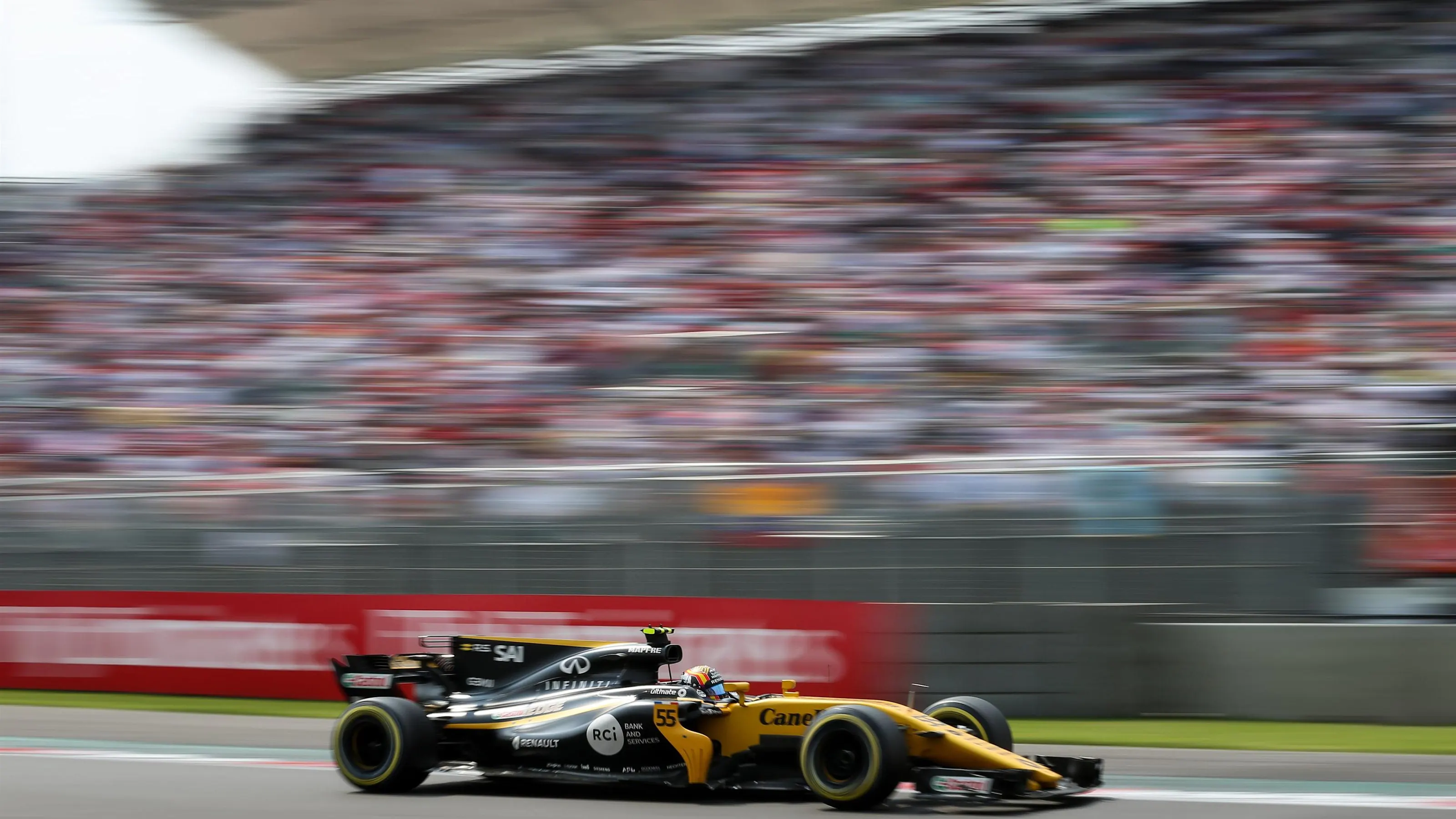 Carlos Sainz jr (ESP) Renault Sport F1 Team RS17 at Formula One World Championship, Rd18, Mexican