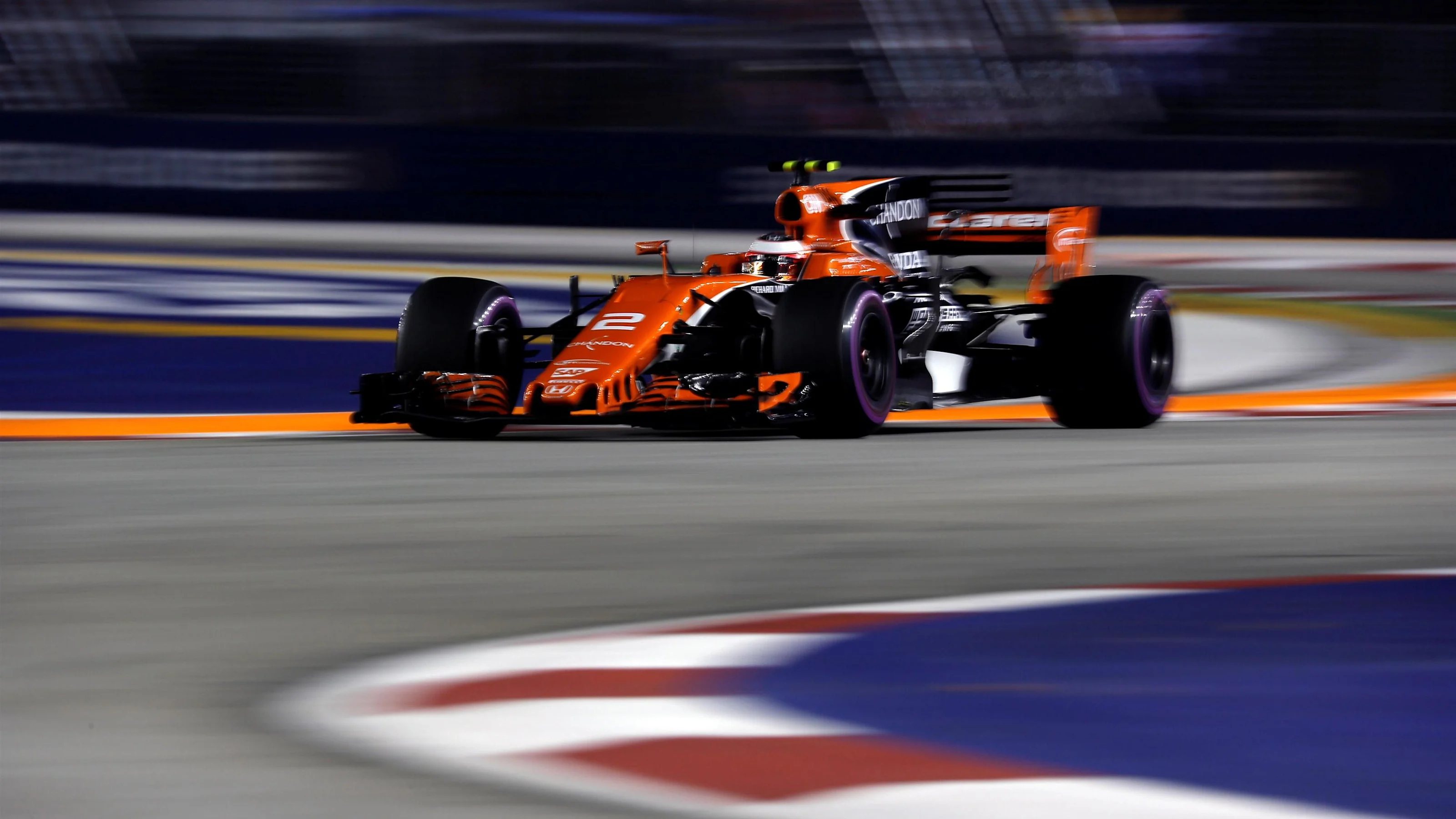 Stoffel Vandoorne (BEL) McLaren MCL32 at Formula One World Championship, Rd14, Singapore Grand