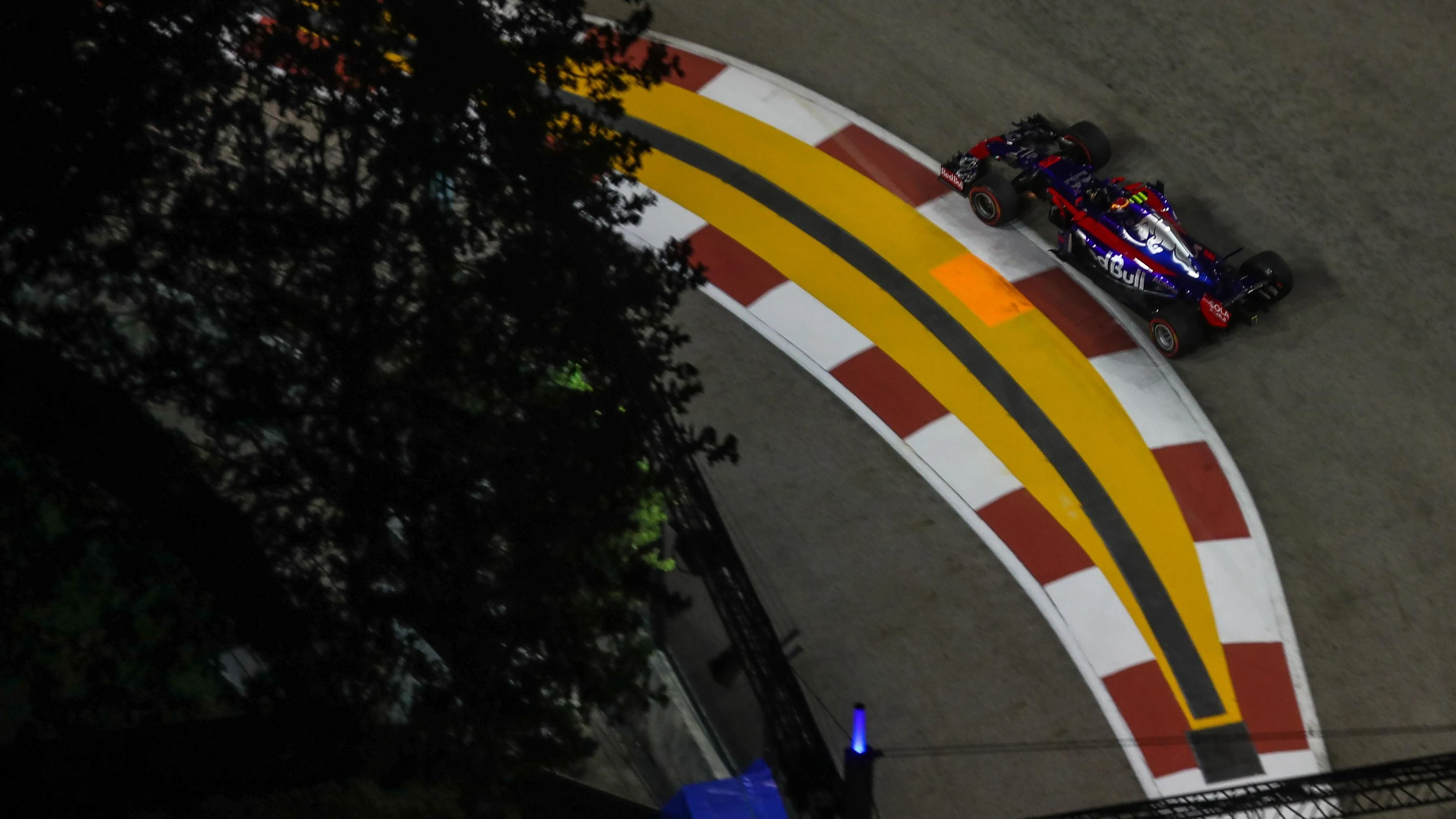 Carlos Sainz jr (ESP) Scuderia Toro Rosso STR12 at Formula One World Championship, Rd14, Singapore