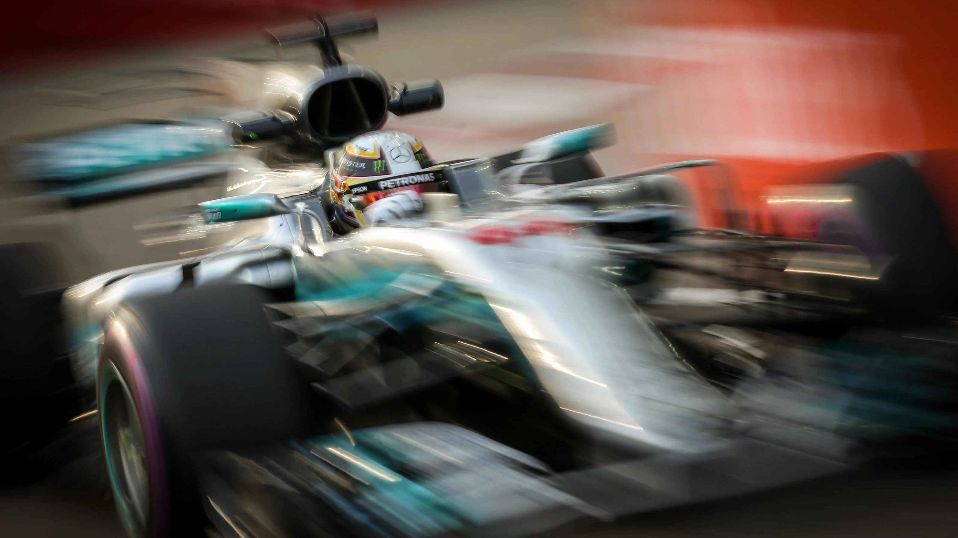 Lewis Hamilton (GBR) Mercedes-Benz F1 W08 Hybrid at Formula One World Championship, Rd14, Singapore