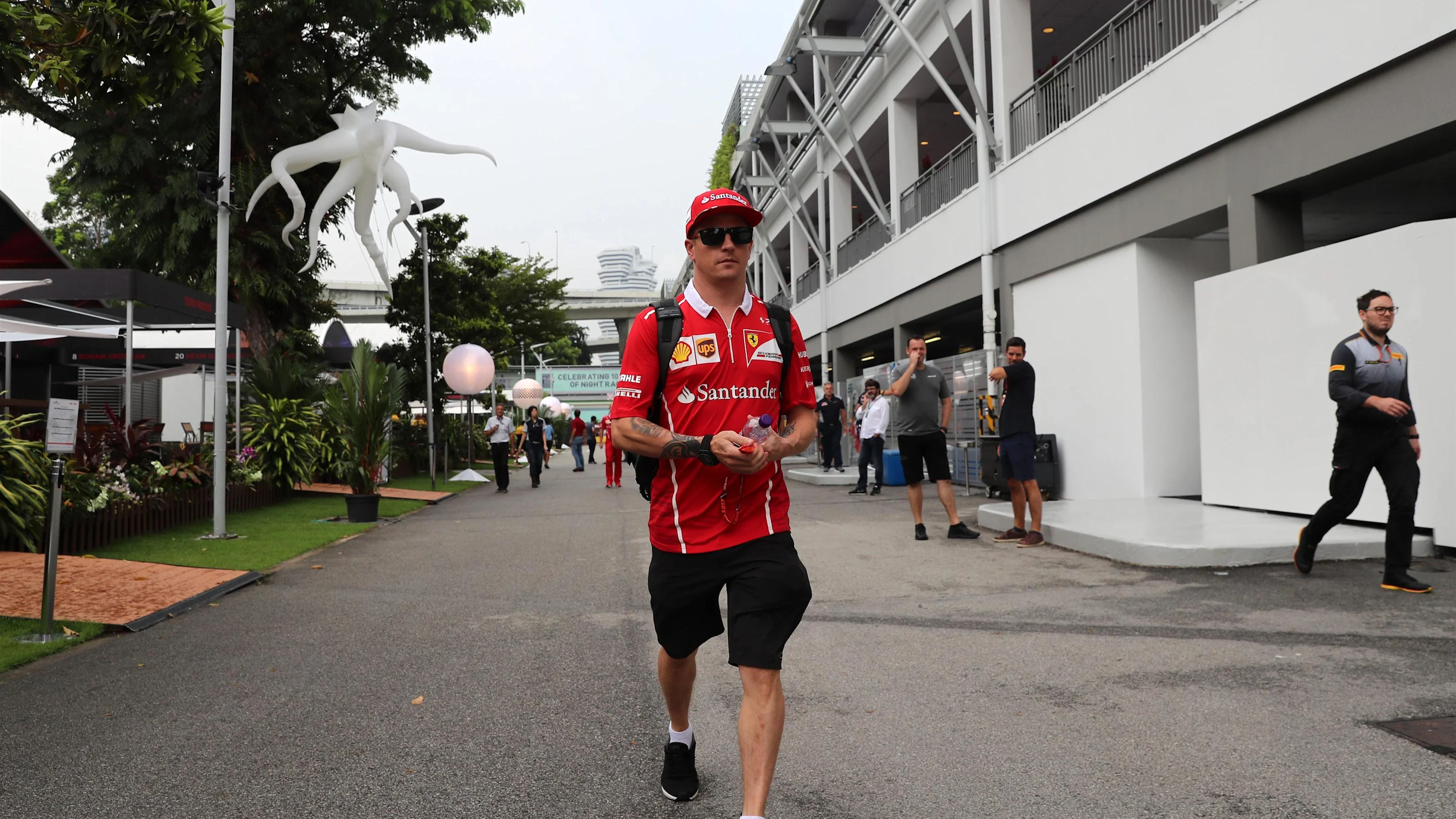 Kimi Raikkonen (FIN) Ferrari at Formula One World Championship, Rd14, Singapore Grand Prix,