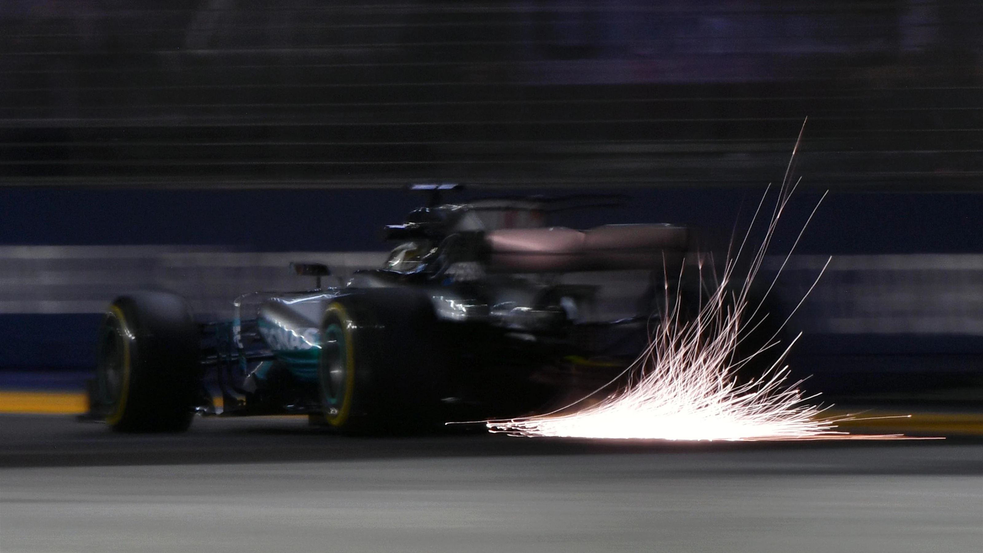 Lewis Hamilton (GBR) Mercedes-Benz F1 W08 Hybrid at Formula One World Championship, Rd14, Singapore