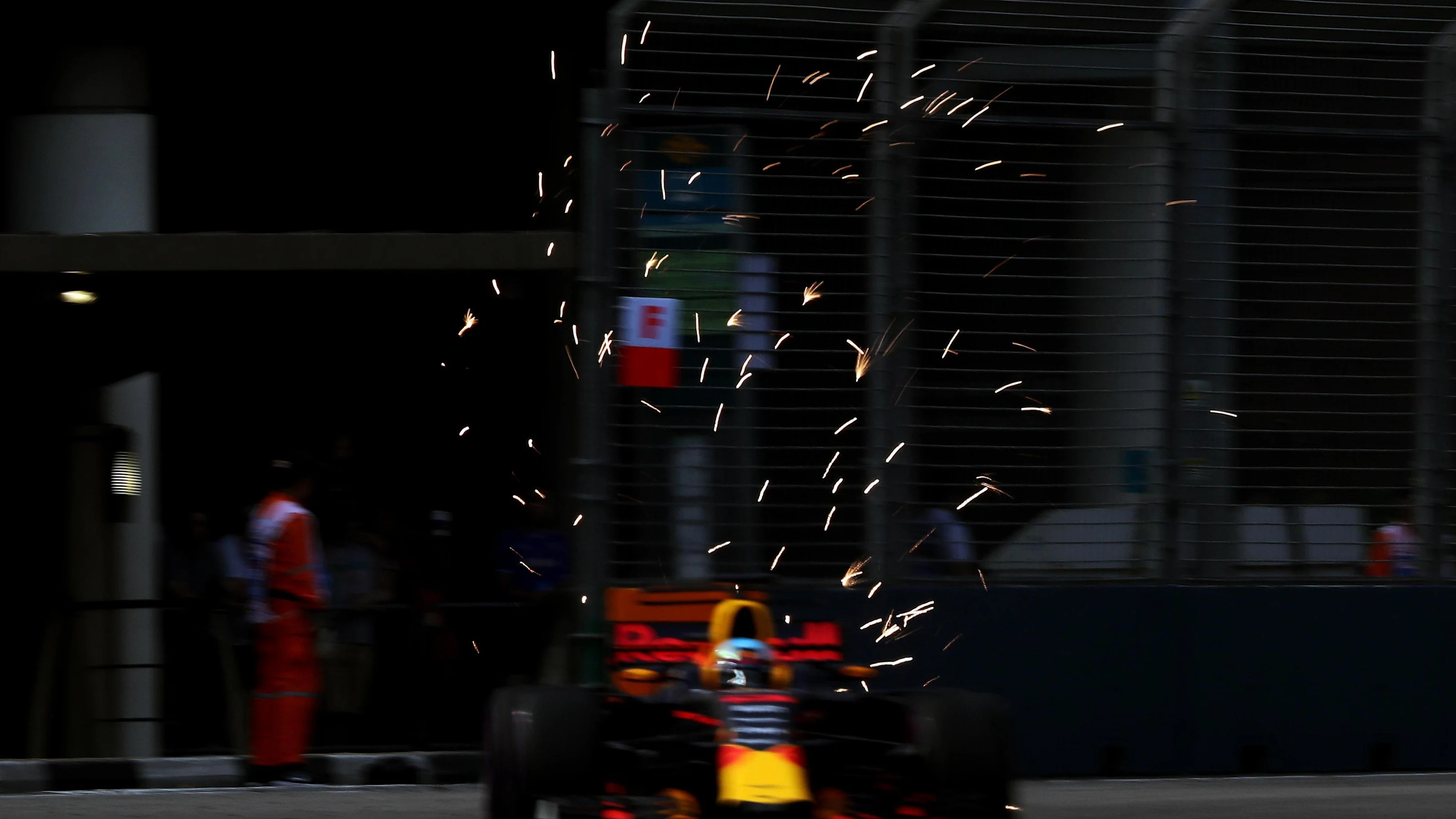 Daniel Ricciardo (AUS) Red Bull Racing RB13 at Formula One World Championship, Rd14, Singapore