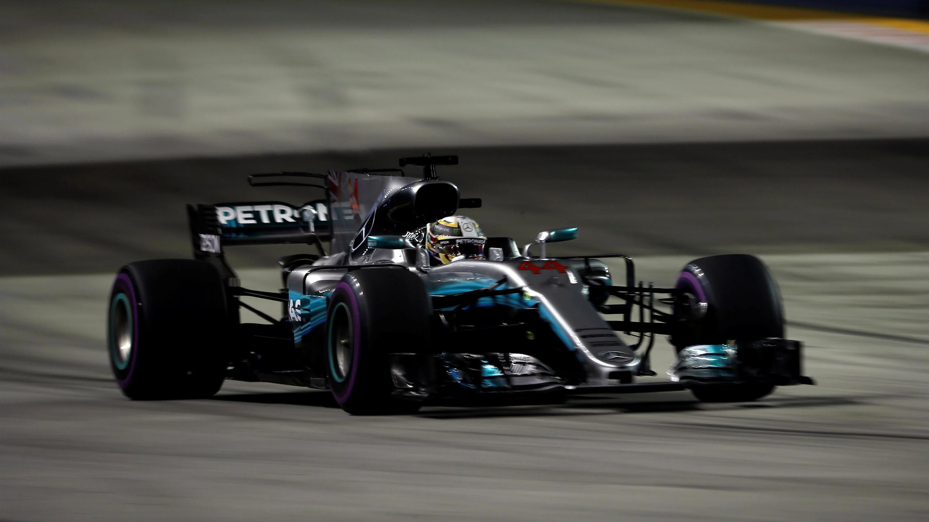 Lewis Hamilton (GBR) Mercedes-Benz F1 W08 Hybrid at Formula One World Championship, Rd14, Singapore