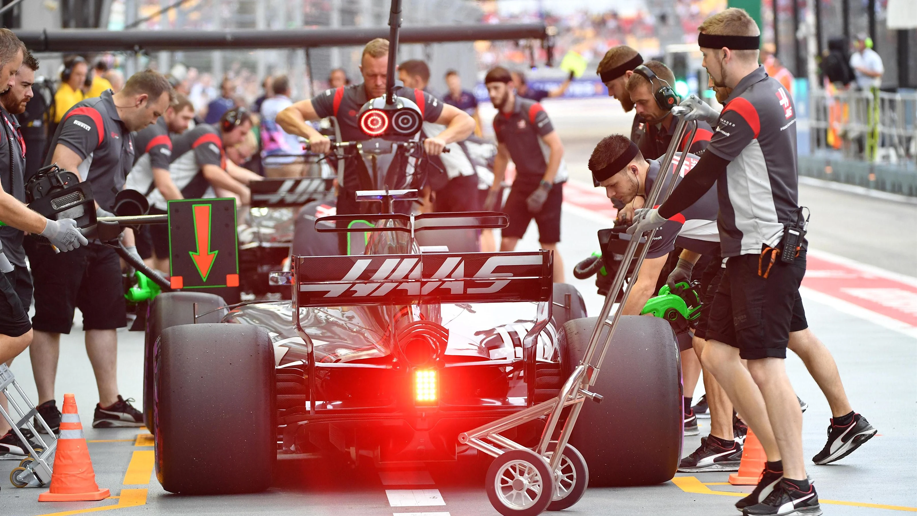 Romain Grosjean (FRA) Haas VF-17 at Formula One World Championship, Rd14, Singapore Grand Prix,
