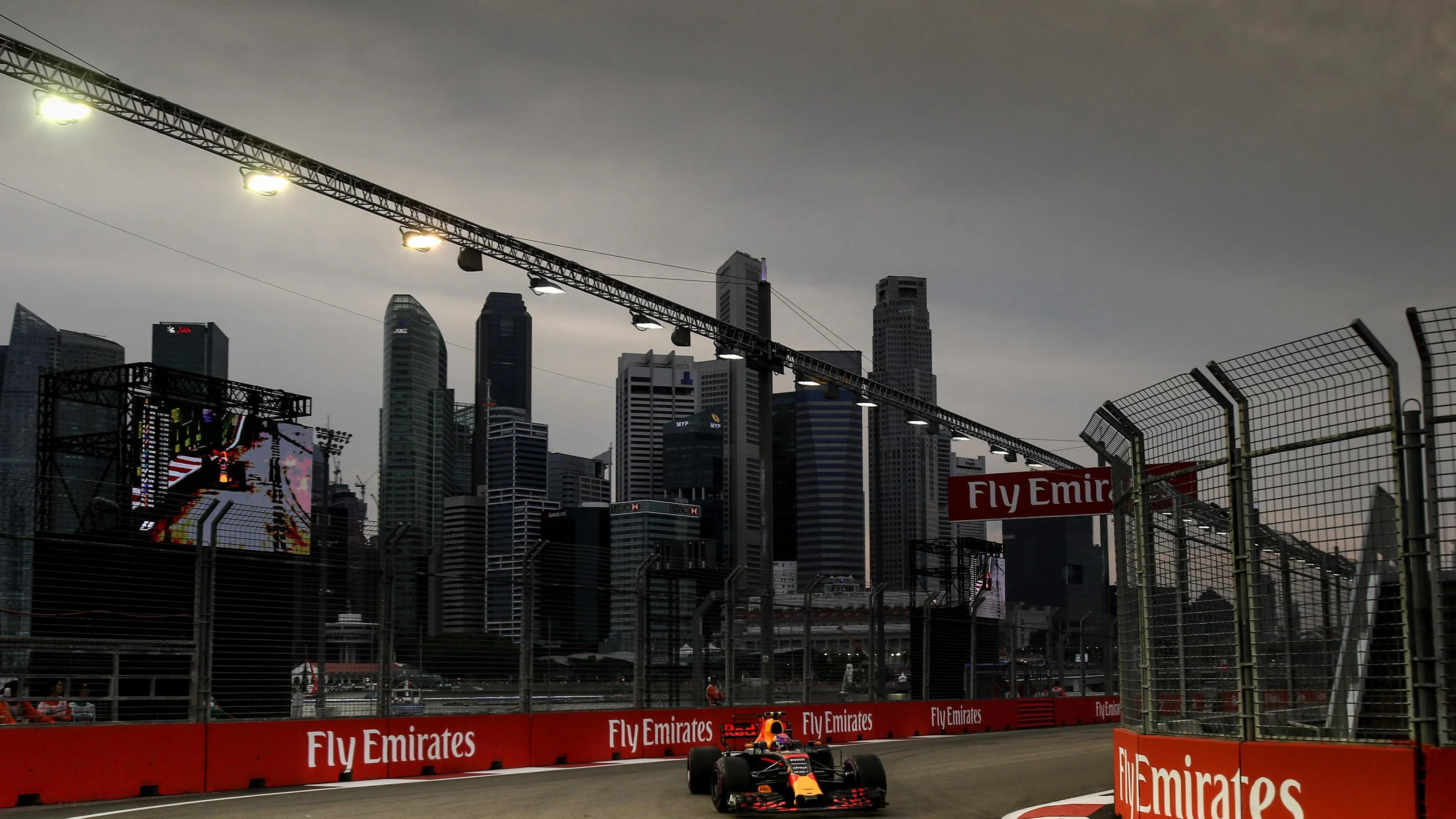 Max Verstappen (NED) Red Bull Racing RB13 at Formula One World Championship, Rd14, Singapore Grand