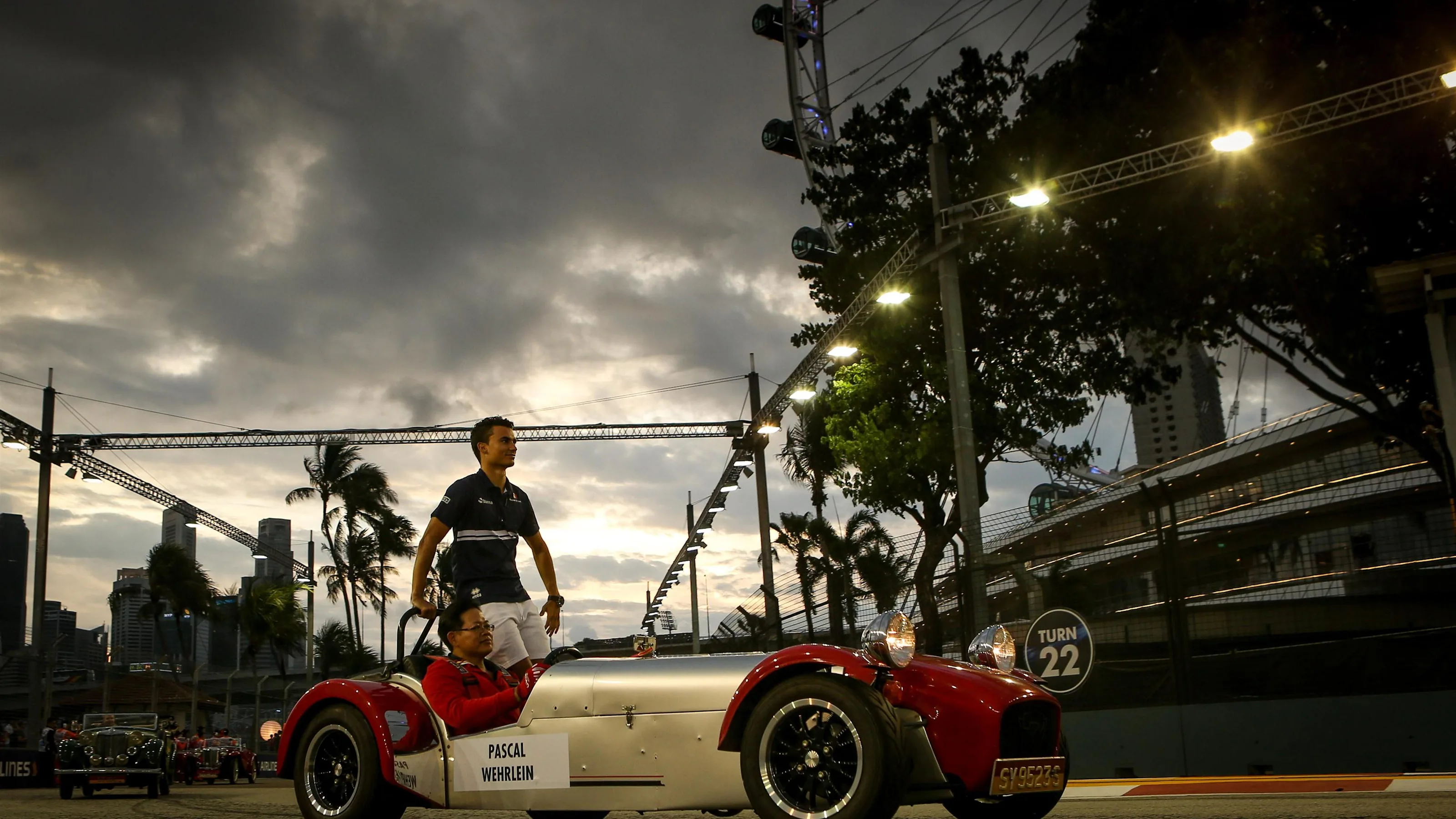 Pascal Wehrlein (GER) Sauber on the drivers parade at Formula One World Championship, Rd14,