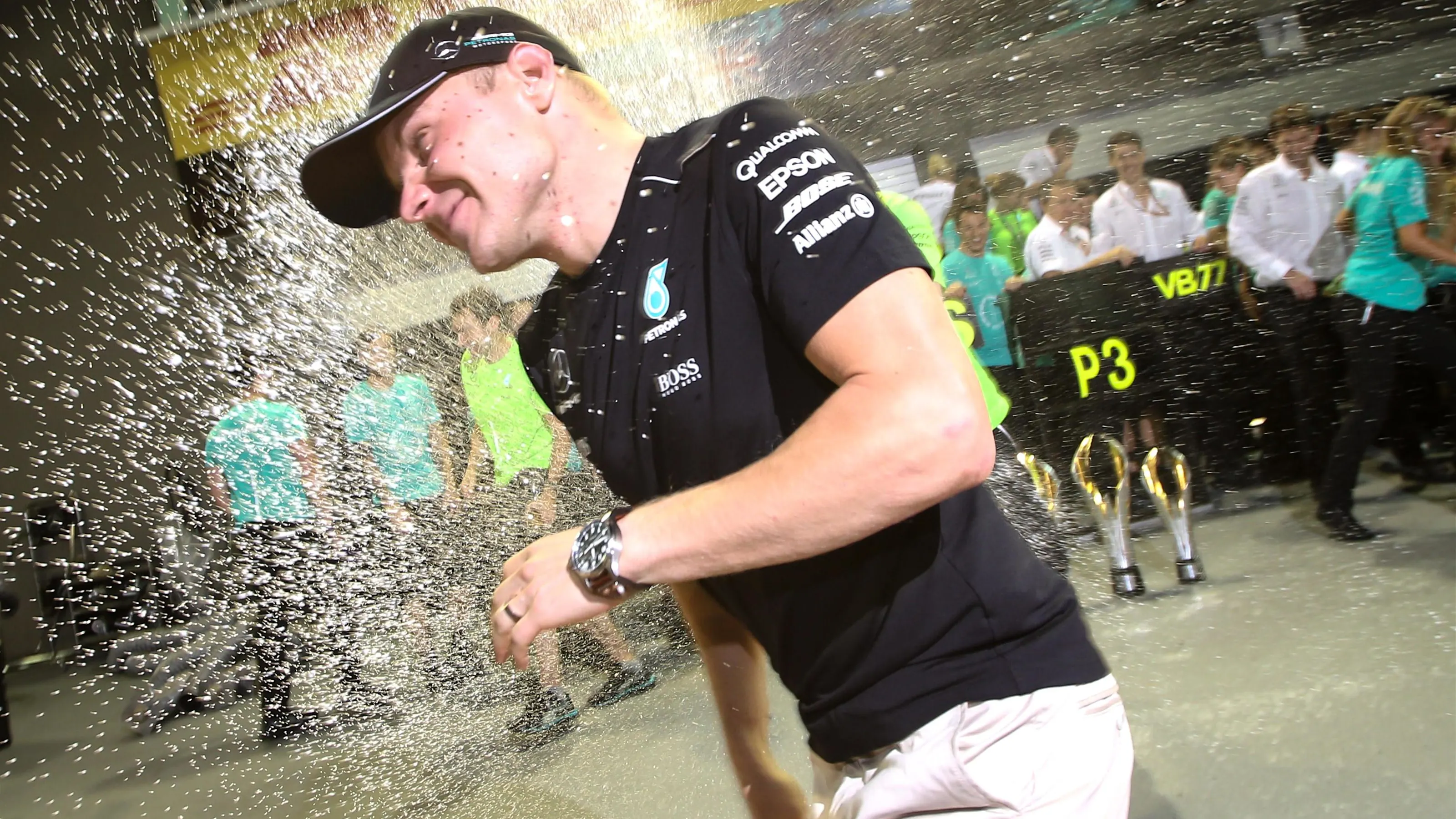 Valtteri Bottas (FIN) Mercedes AMG F1 celebrates with the team at Formula One World Championship,