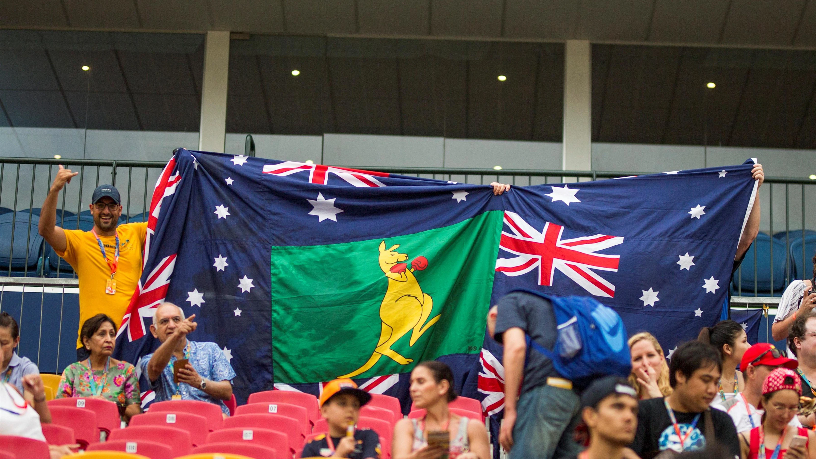 Fans at Formula One World Championship, Rd14, Singapore Grand Prix, Race, Marina Bay Street