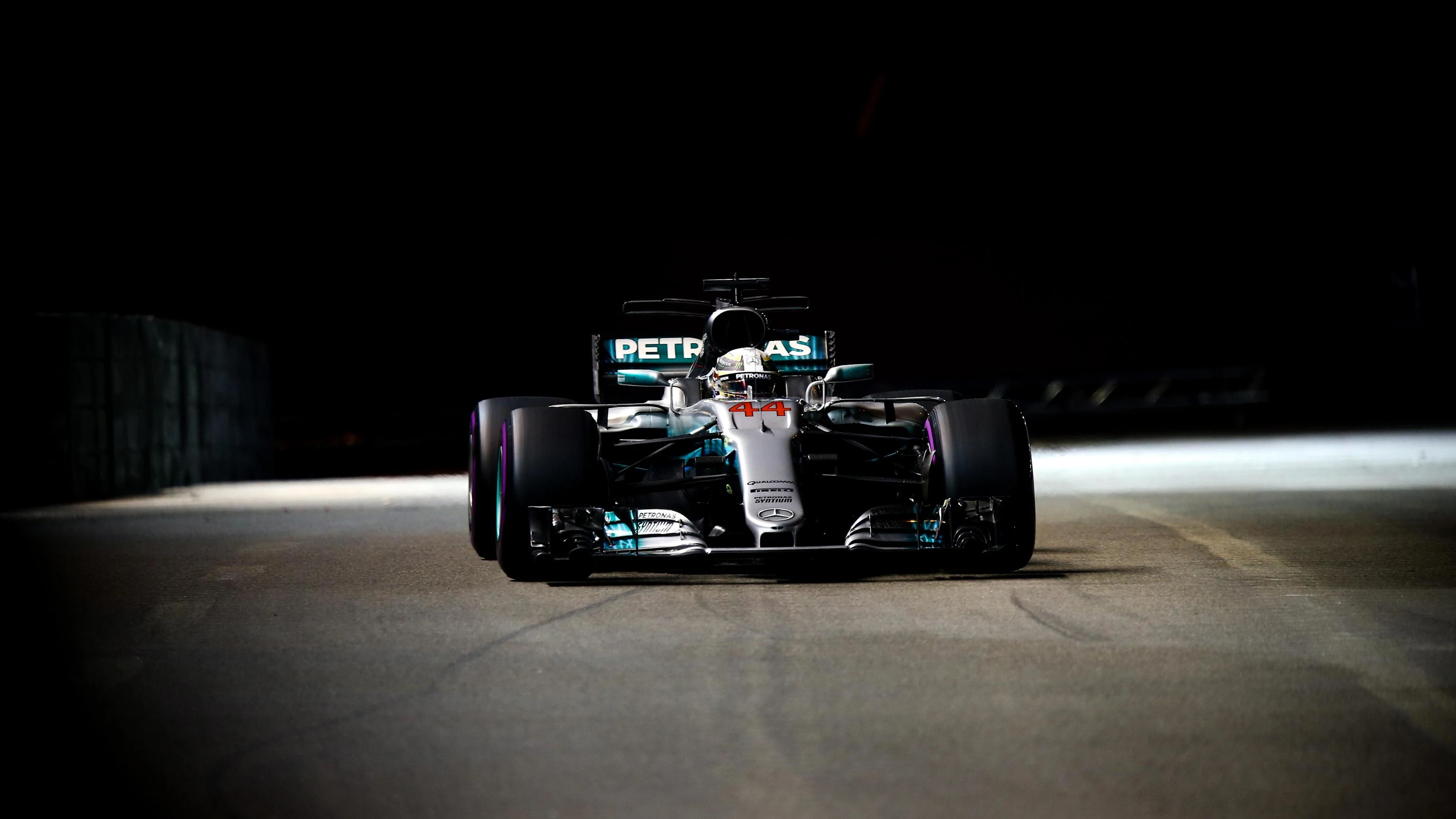 Lewis Hamilton (GBR) Mercedes-Benz F1 W08 Hybrid at Formula One World Championship, Rd14, Singapore