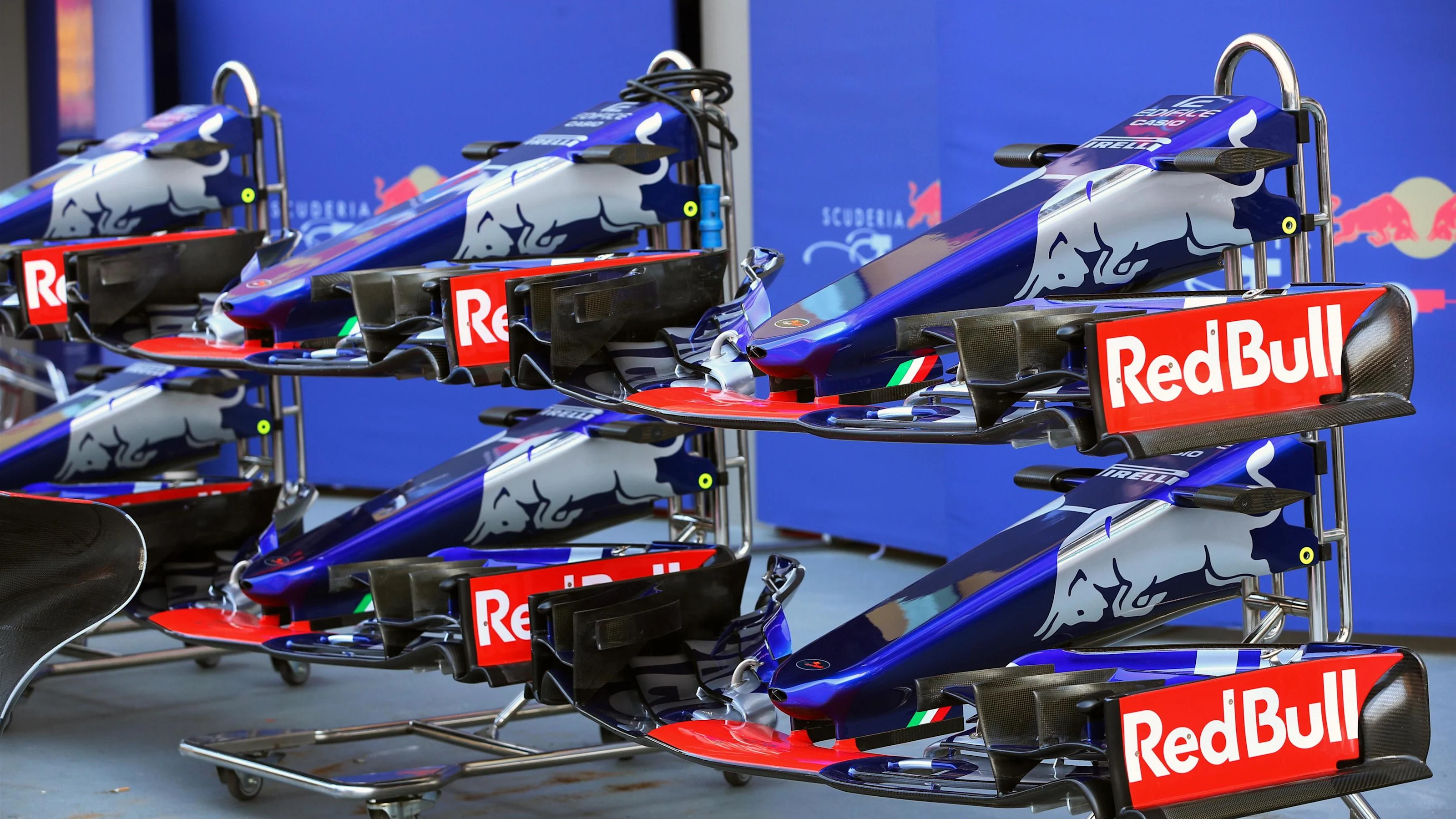 Scuderia Toro Rosso STR12 nose and front wings at Formula One World Championship, Rd14, Singapore
