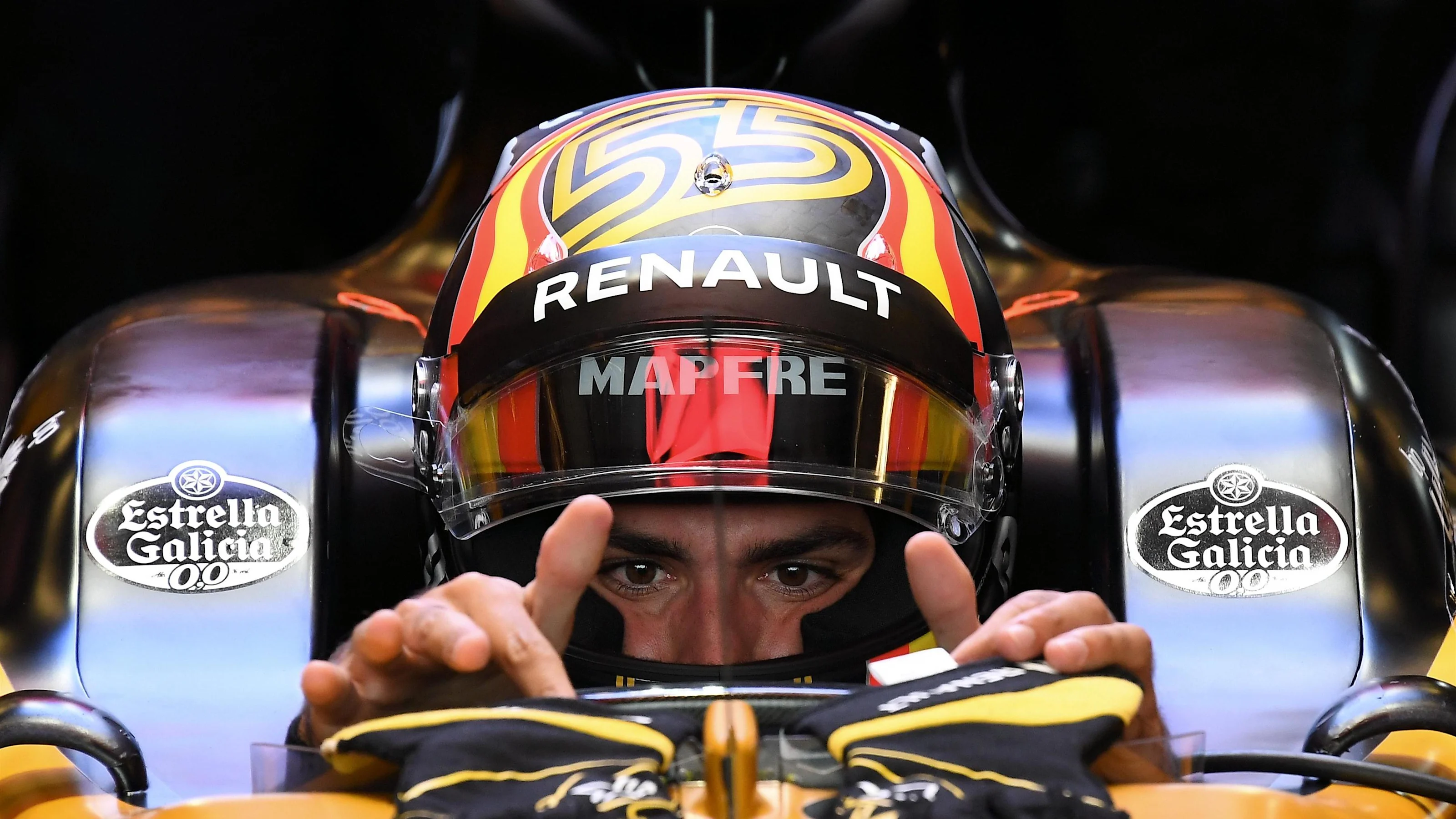 Carlos Sainz jr (ESP) Renault Sport F1 Team RS17 at Formula One World Championship, Rd17, United