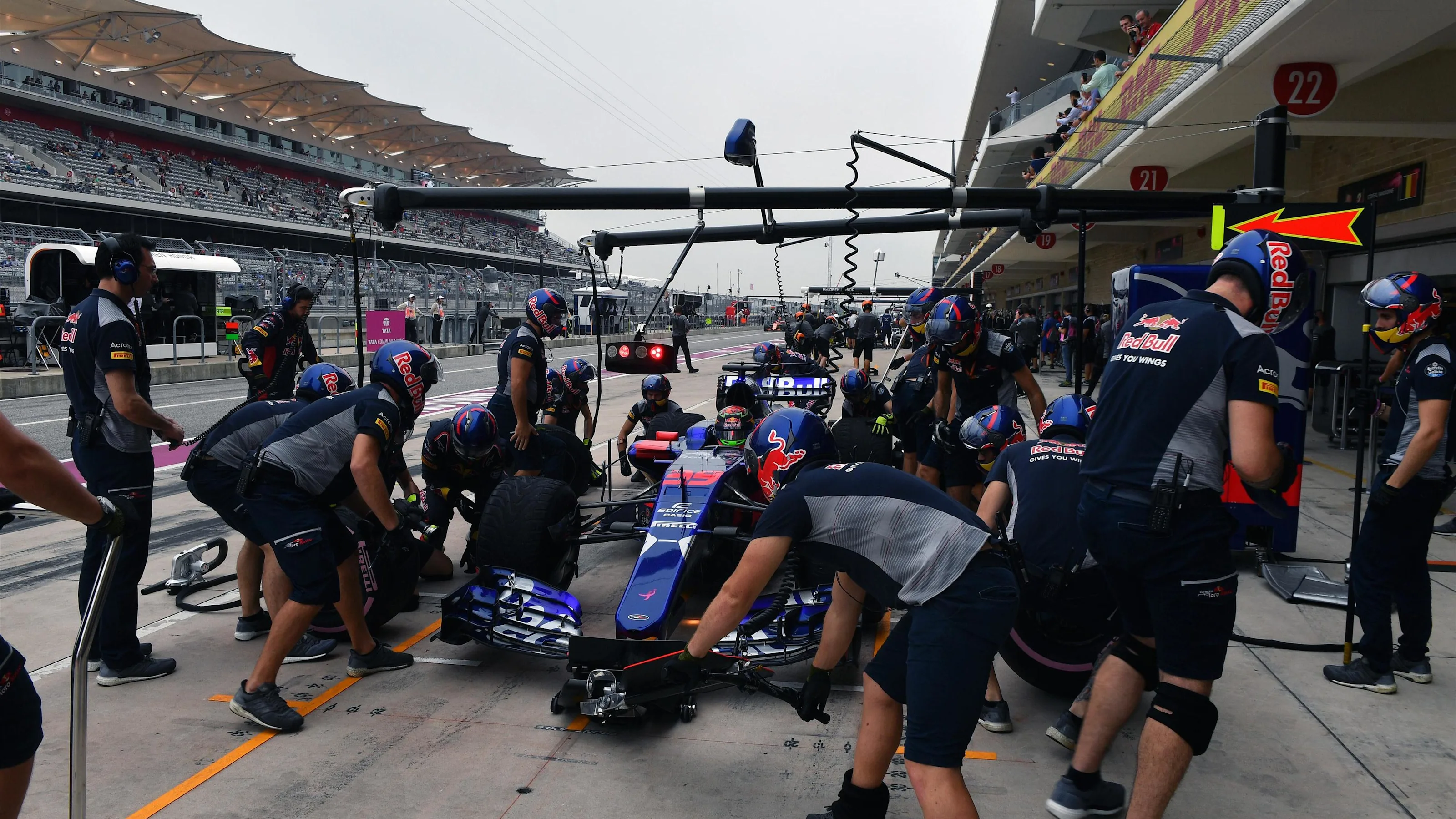 Brendon Hartley (NZL) Scuderia Toro Rosso STR12 at Formula One World Championship, Rd17, United