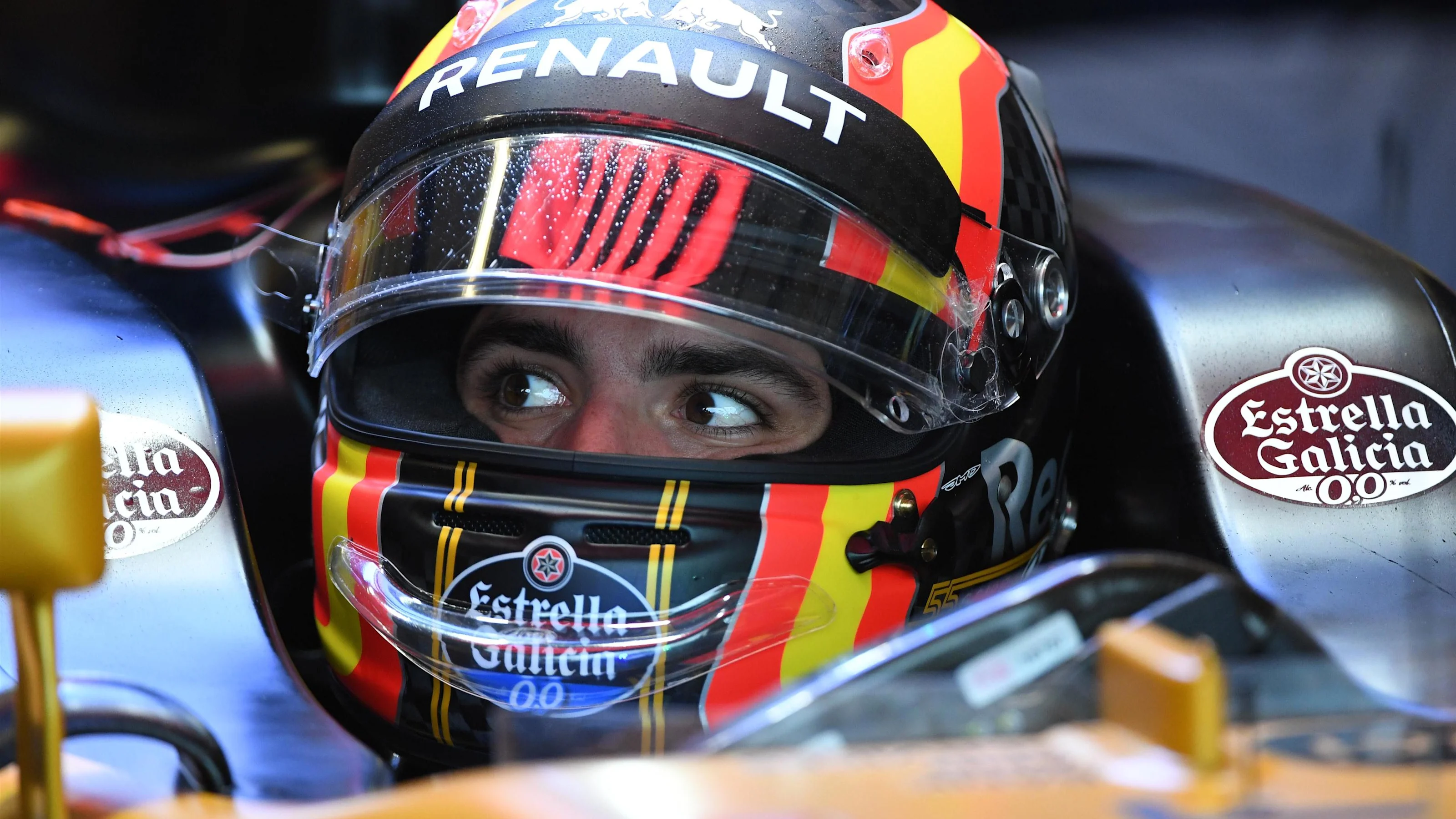 Carlos Sainz jr (ESP) Renault Sport F1 Team RS17 at Formula One World Championship, Rd17, United