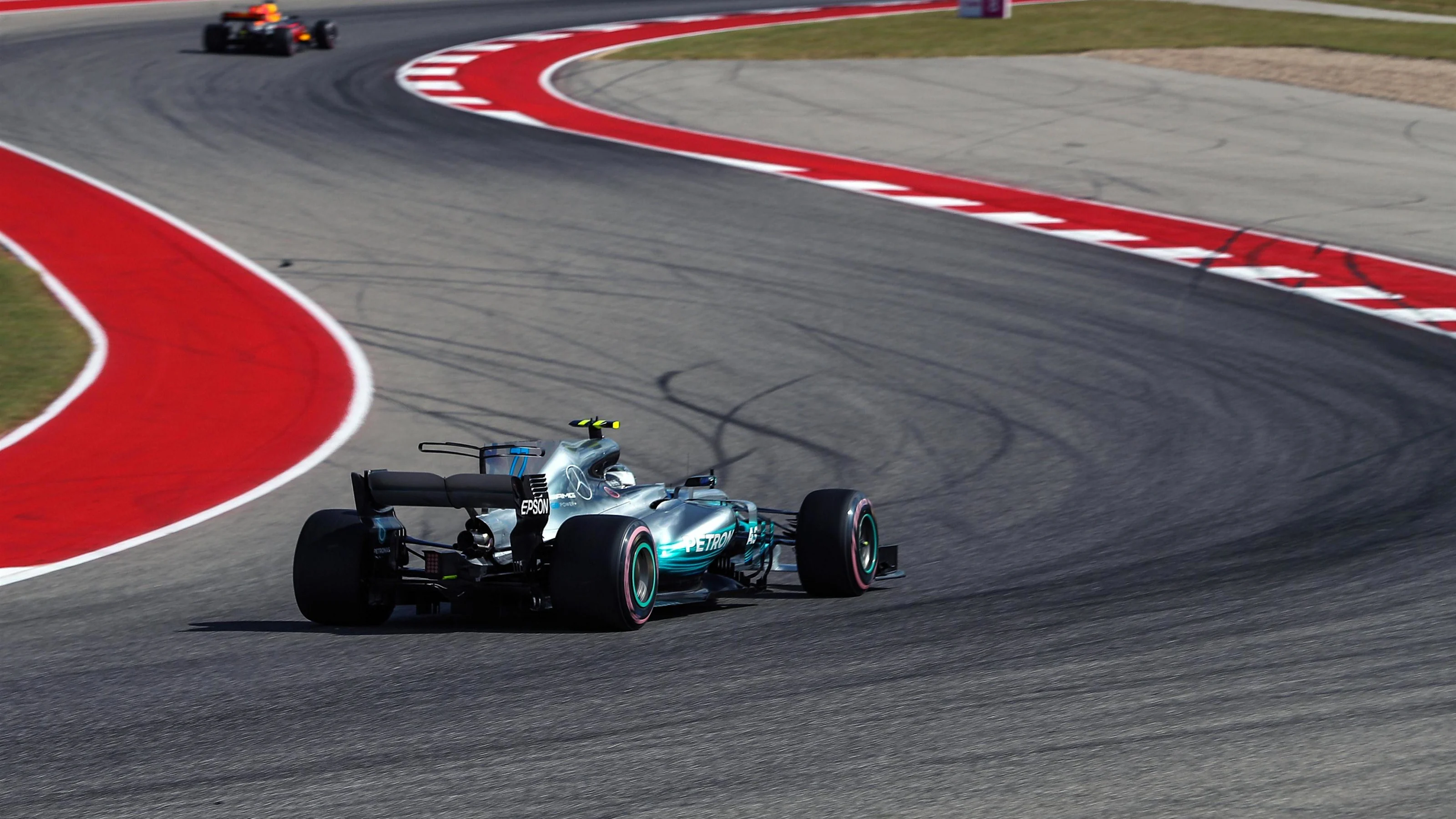 Valtteri Bottas (FIN) Mercedes-Benz F1 W08 Hybrid at Formula One World Championship, Rd17, United