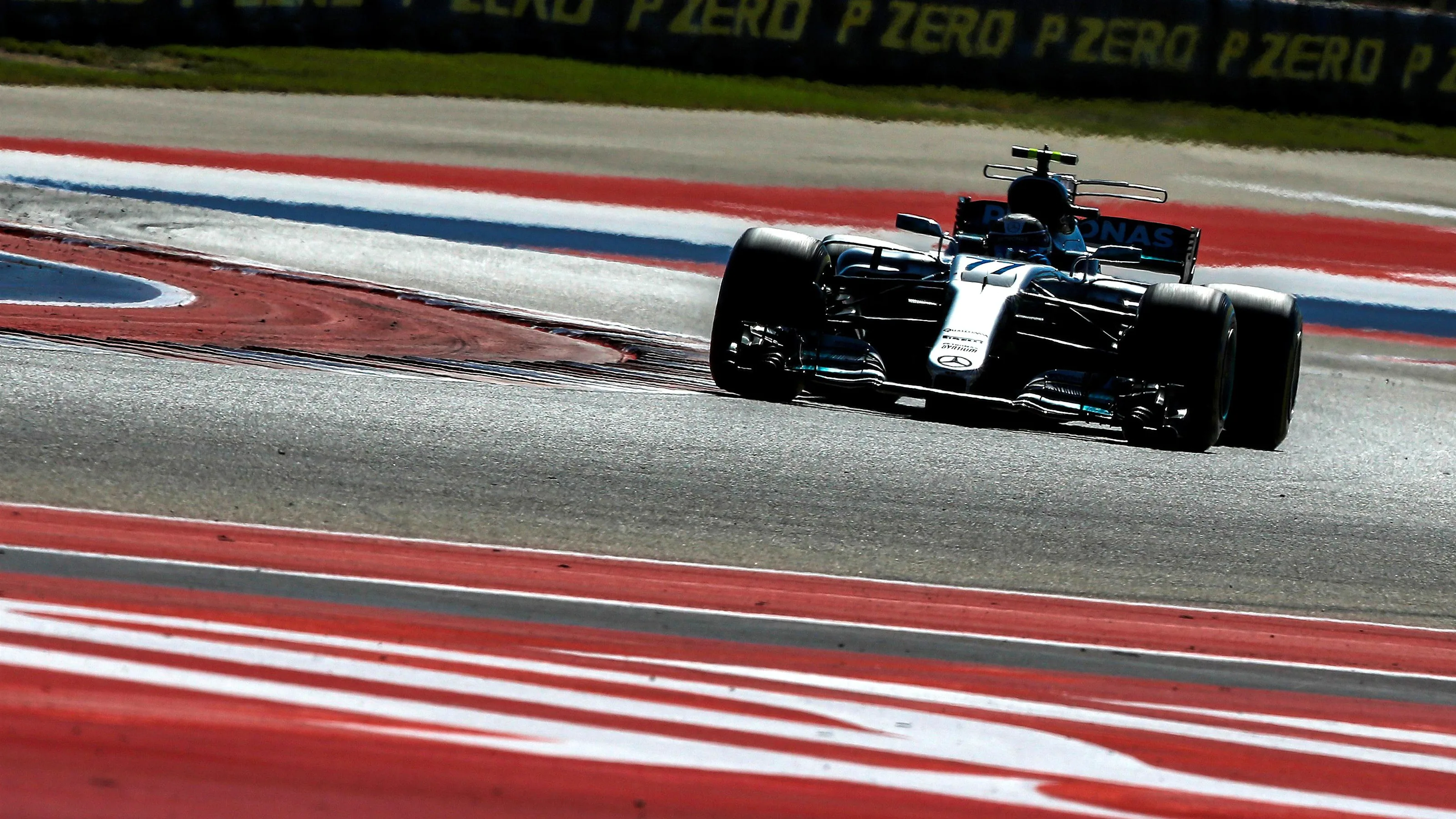 Valtteri Bottas (FIN) Mercedes-Benz F1 W08 Hybrid at Formula One World Championship, Rd17, United