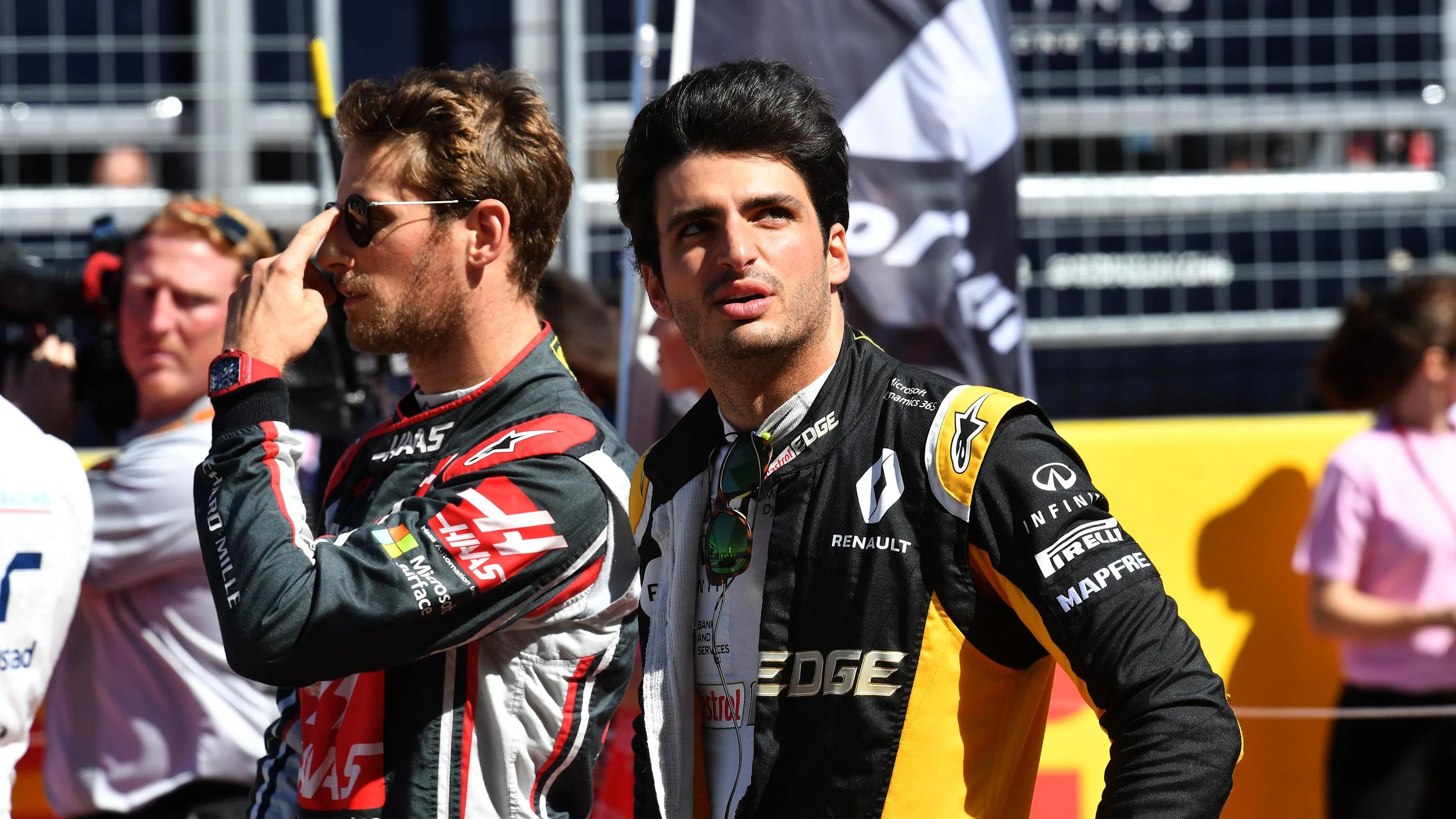 Carlos Sainz jr (ESP) Renault Sport F1 Team on the grid at Formula One World Championship, Rd17,