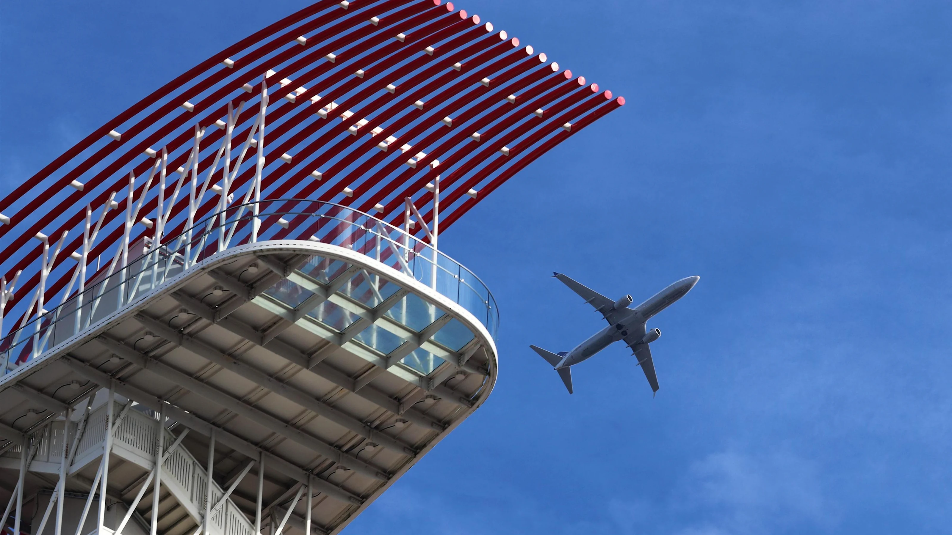 Plane and viewing tower at Formula One World Championship, Rd17, United States Grand Prix,