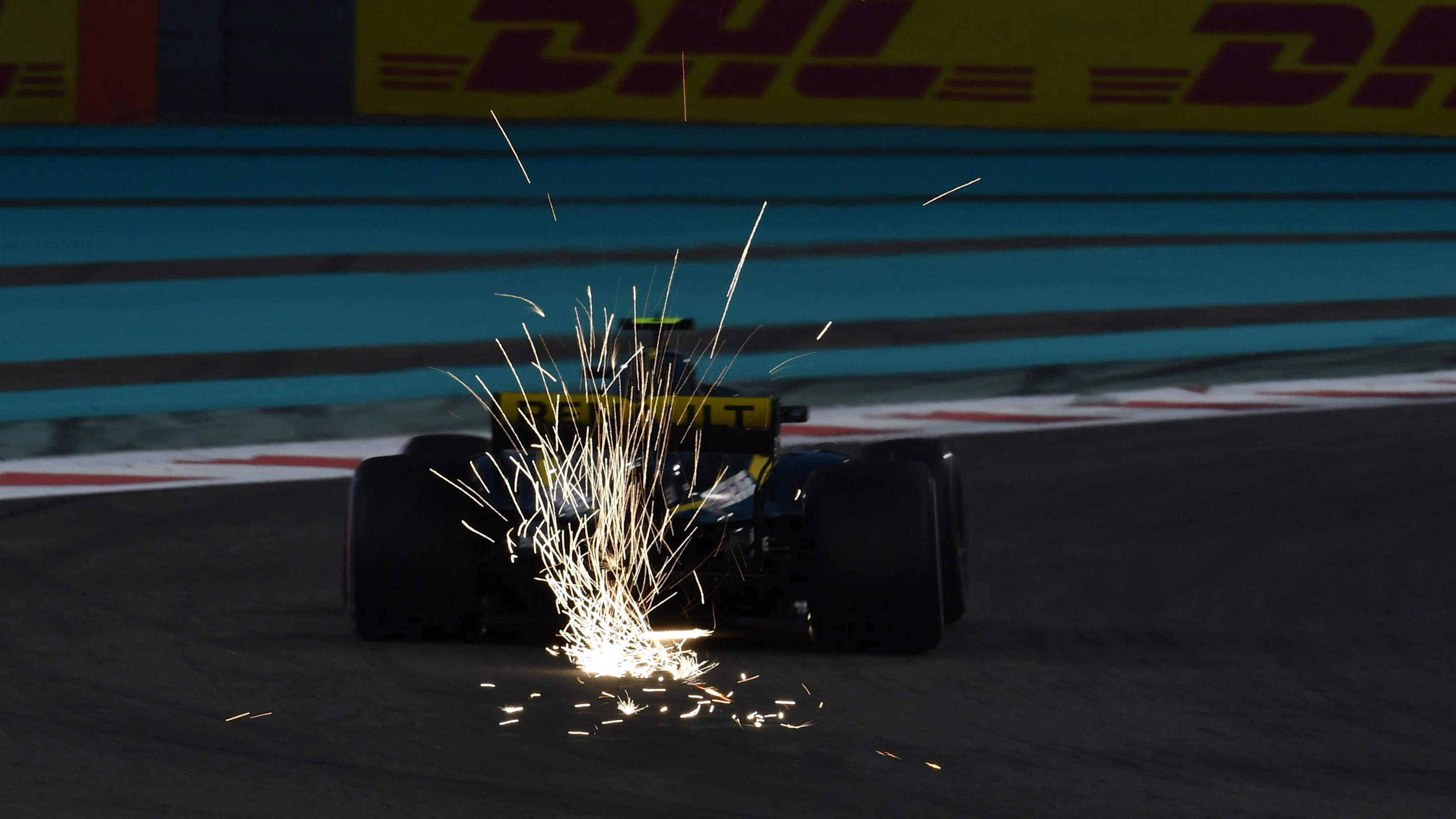 Carlos Sainz Jr, Renault Sport F1 Team R.S. 18 sparks at Formula One World Championship, Rd21, Abu