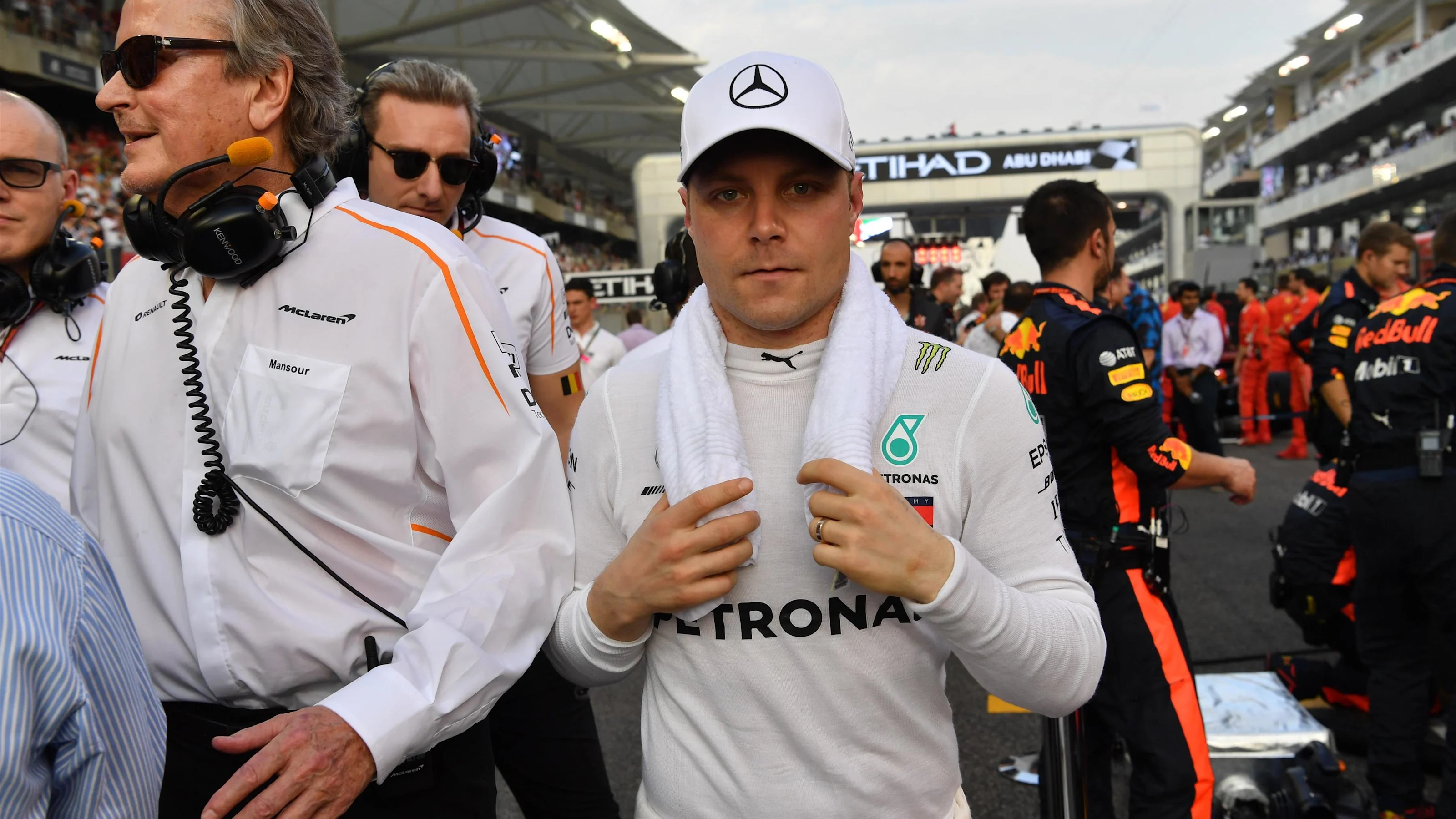 Valtteri Bottas, Mercedes AMG F1 on the grid at Formula One World Championship, Rd21, Abu Dhabi