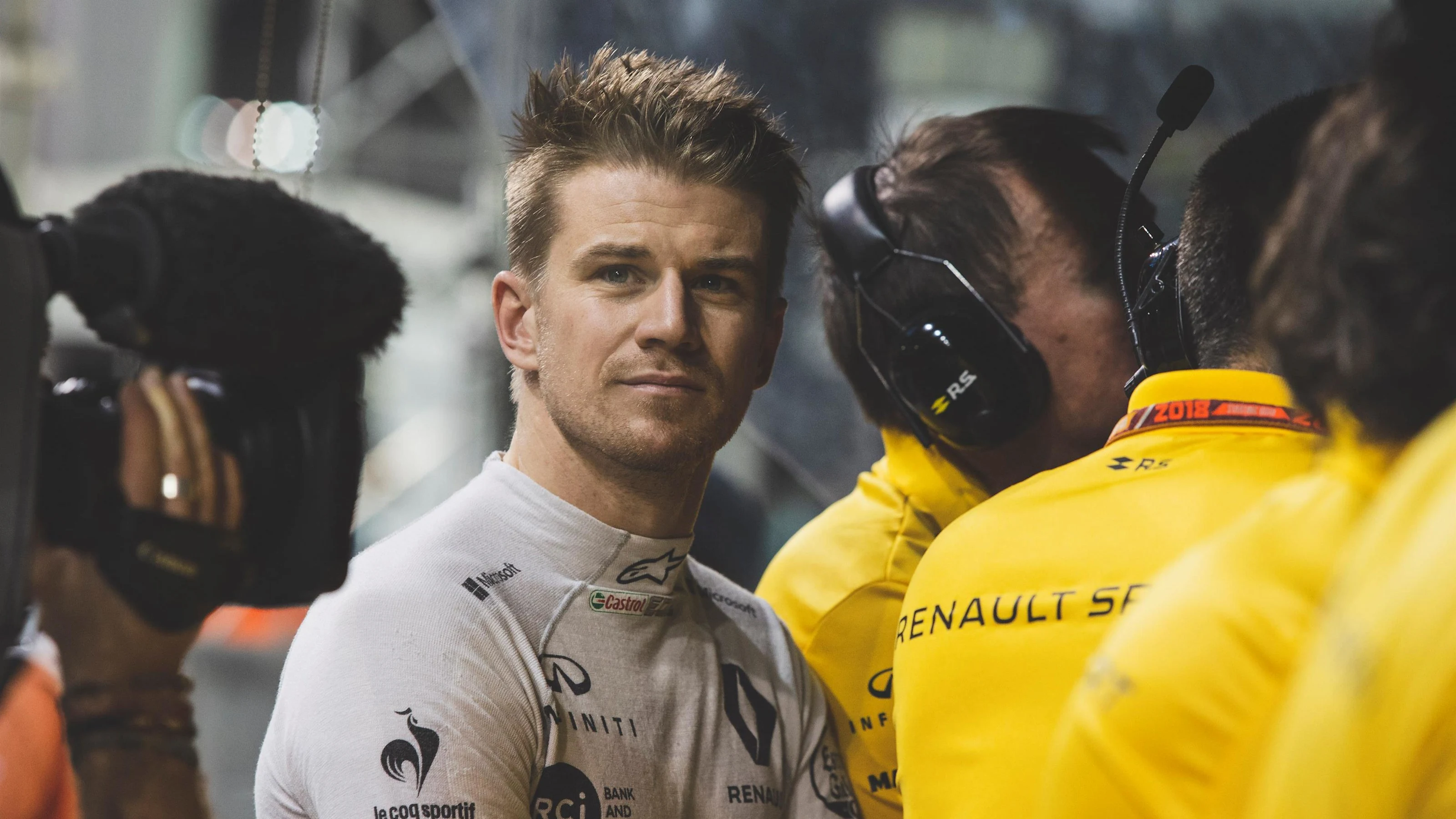 Race retiree Nico Hulkenberg, Renault Sport F1 Team at Formula One World Championship, Rd21, Abu