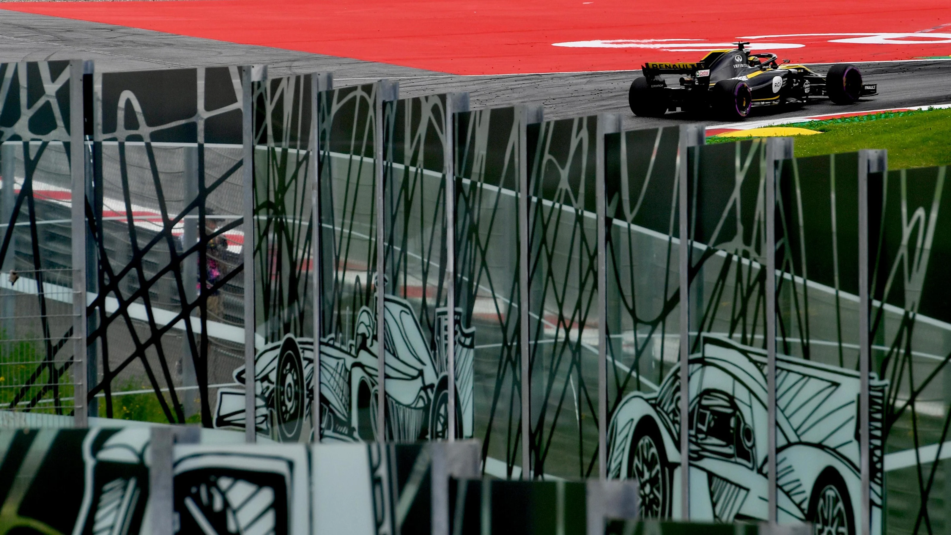 Nico Hulkenberg (GER) Renault Sport F1 Team RS18 at Formula One World Championship, Rd9, Austrian