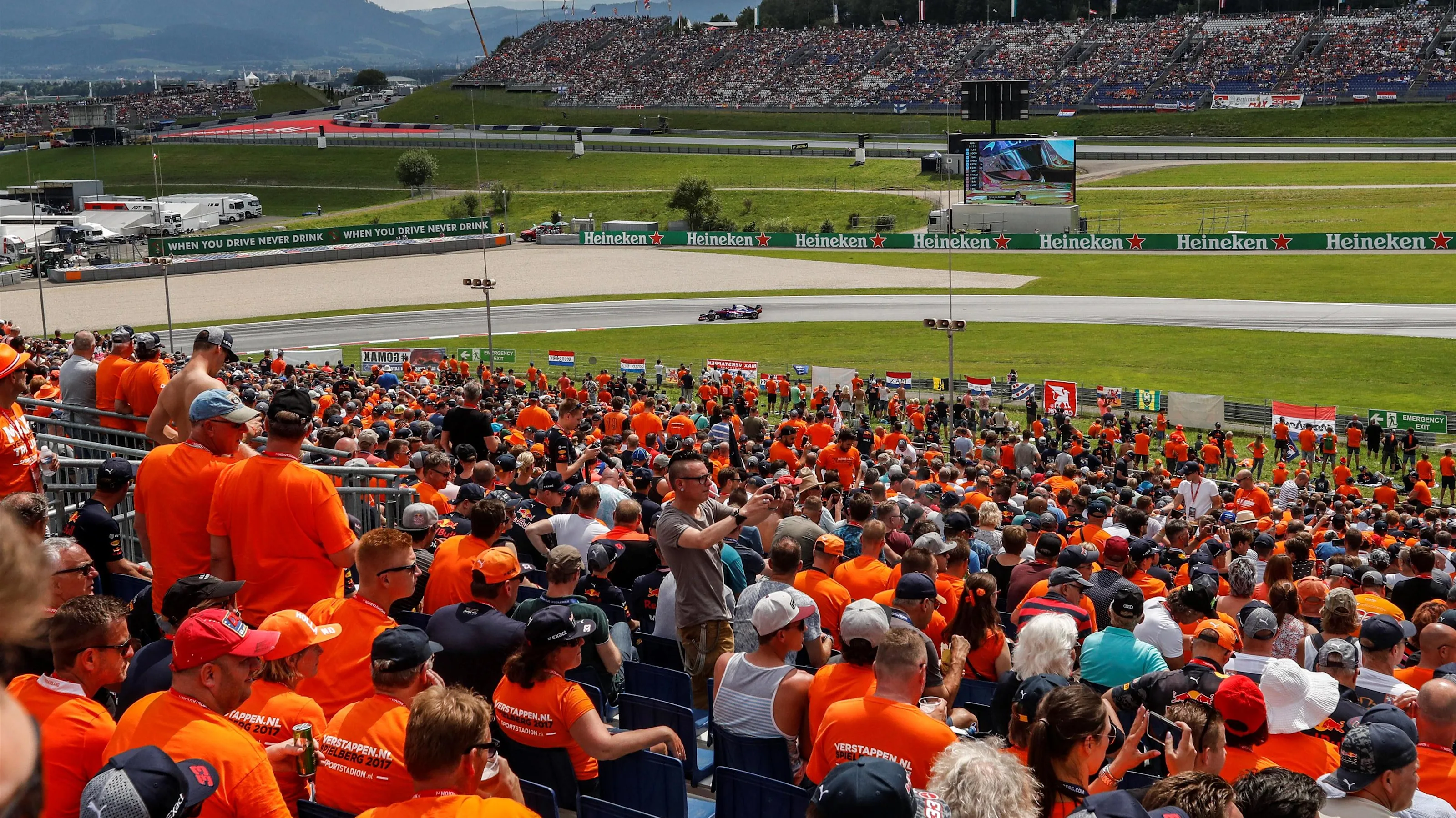 Brendon Hartley (NZL) Scuderia Toro Rosso STR13 at Formula One World Championship, Rd9, Austrian