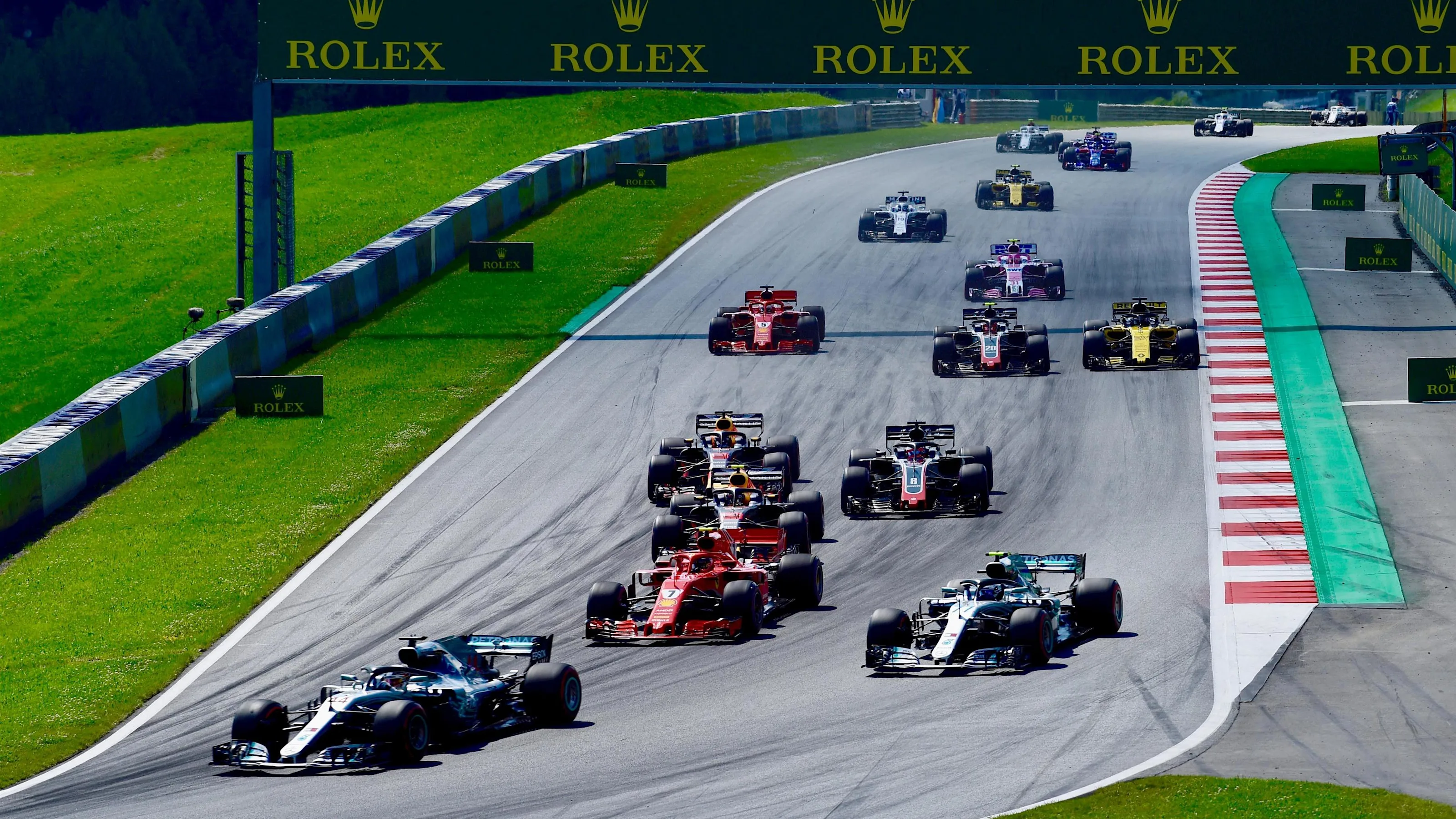 Lewis Hamilton (GBR) Mercedes-AMG F1 W09 EQ Power+ leads at the start of the race at Formula One