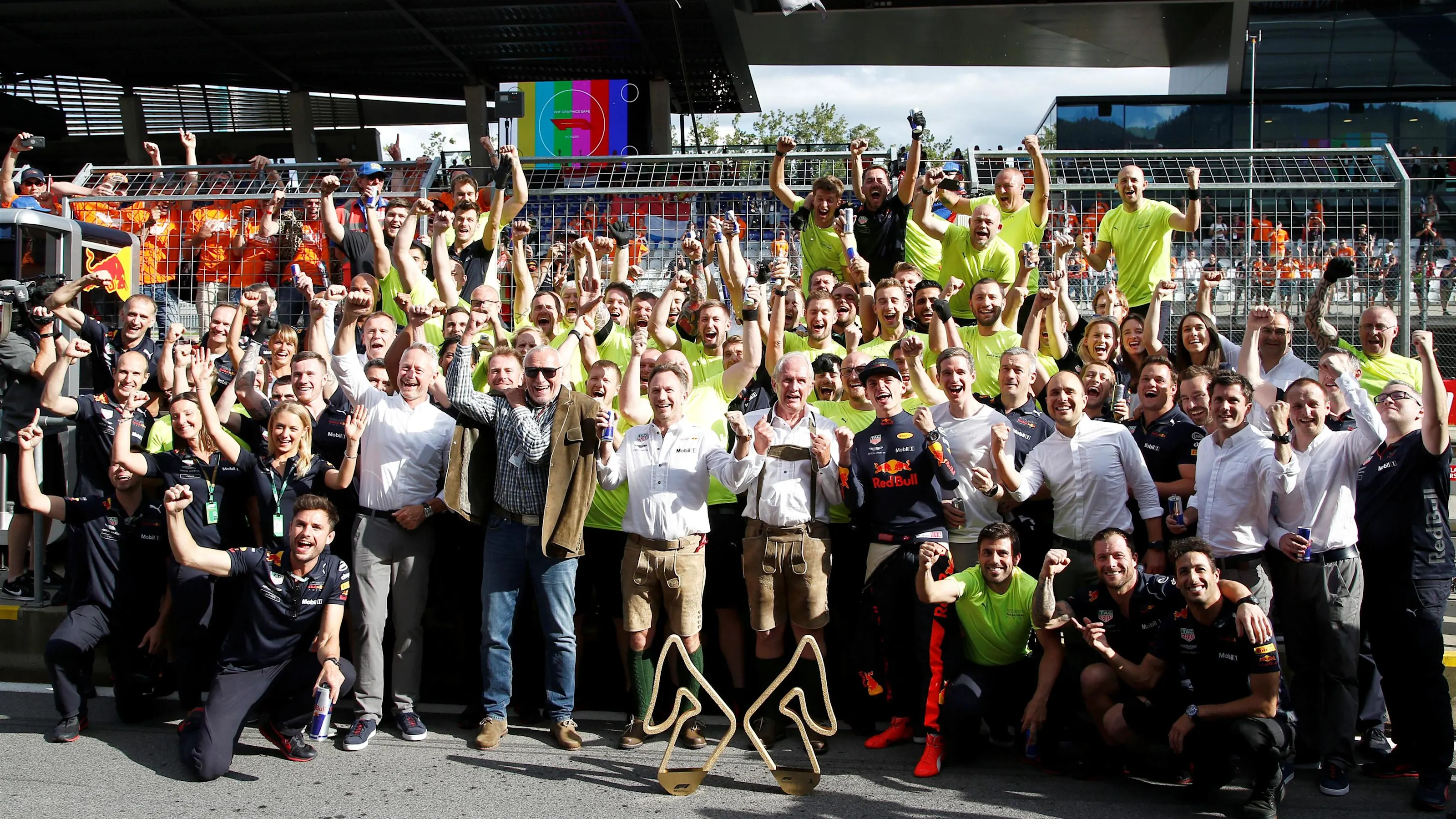 Race winner Max Verstappen (NED) Red Bull Racing celebrates with the team at Formula One World