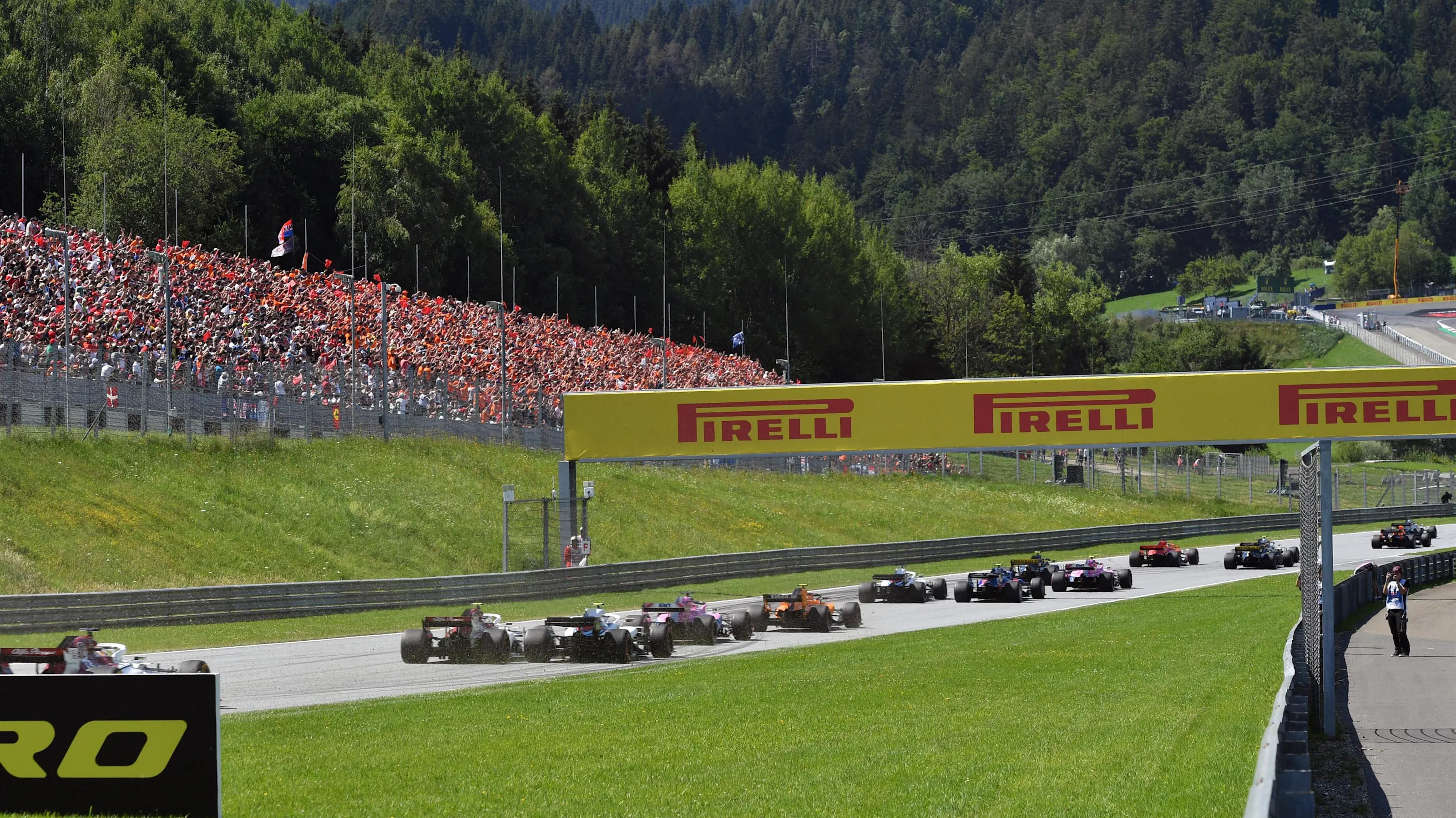The start of the race at Formula One World Championship, Rd9, Austrian Grand Prix, Race, Spielberg,