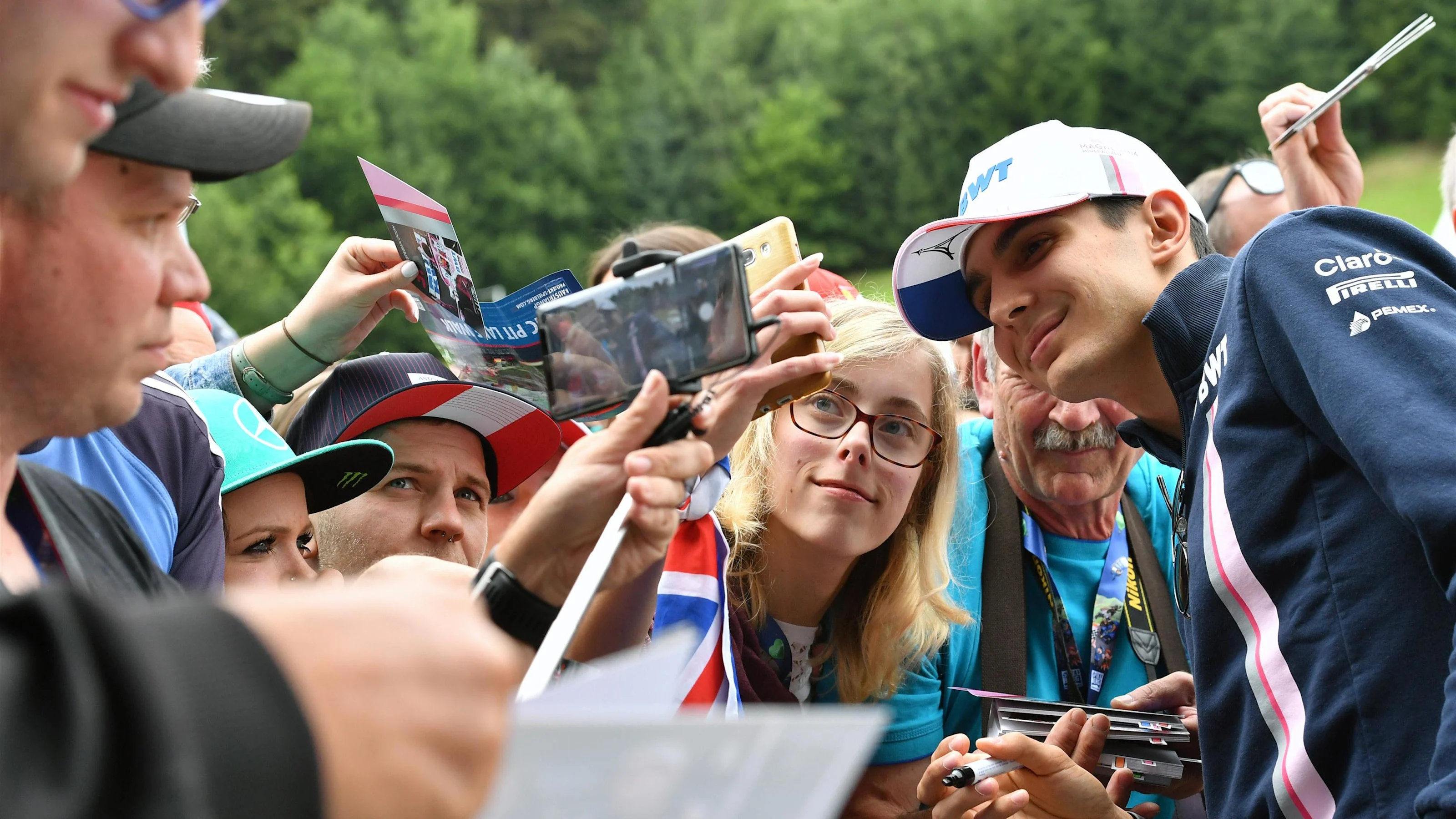 Sergio Perez (MEX) Force India fans selfie at Formula One World Championship, Rd9, Austrian Grand