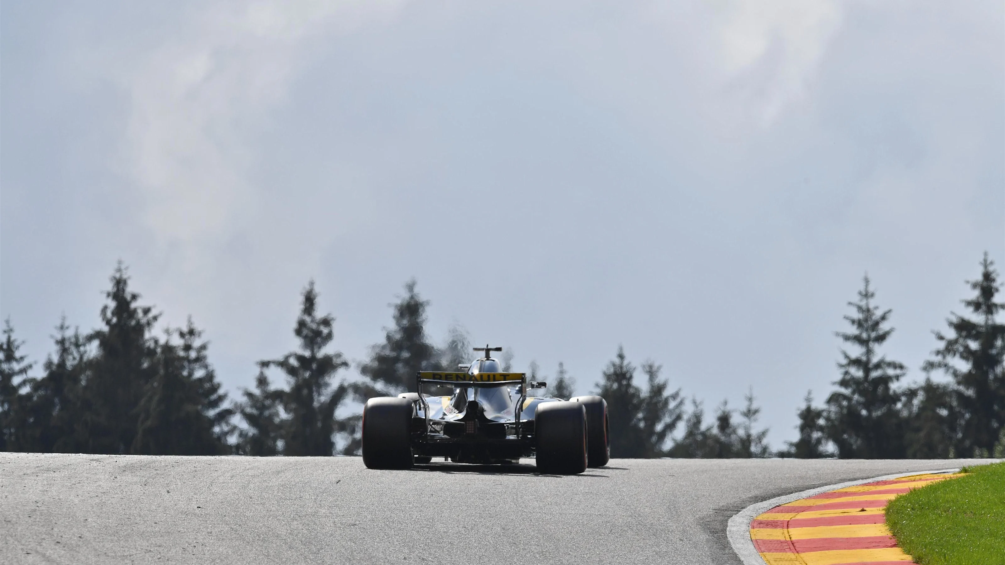 Carlos Sainz Jr, Renault Sport F1 Team R.S. 18 at Formula One World Championship, Rd13, Belgian