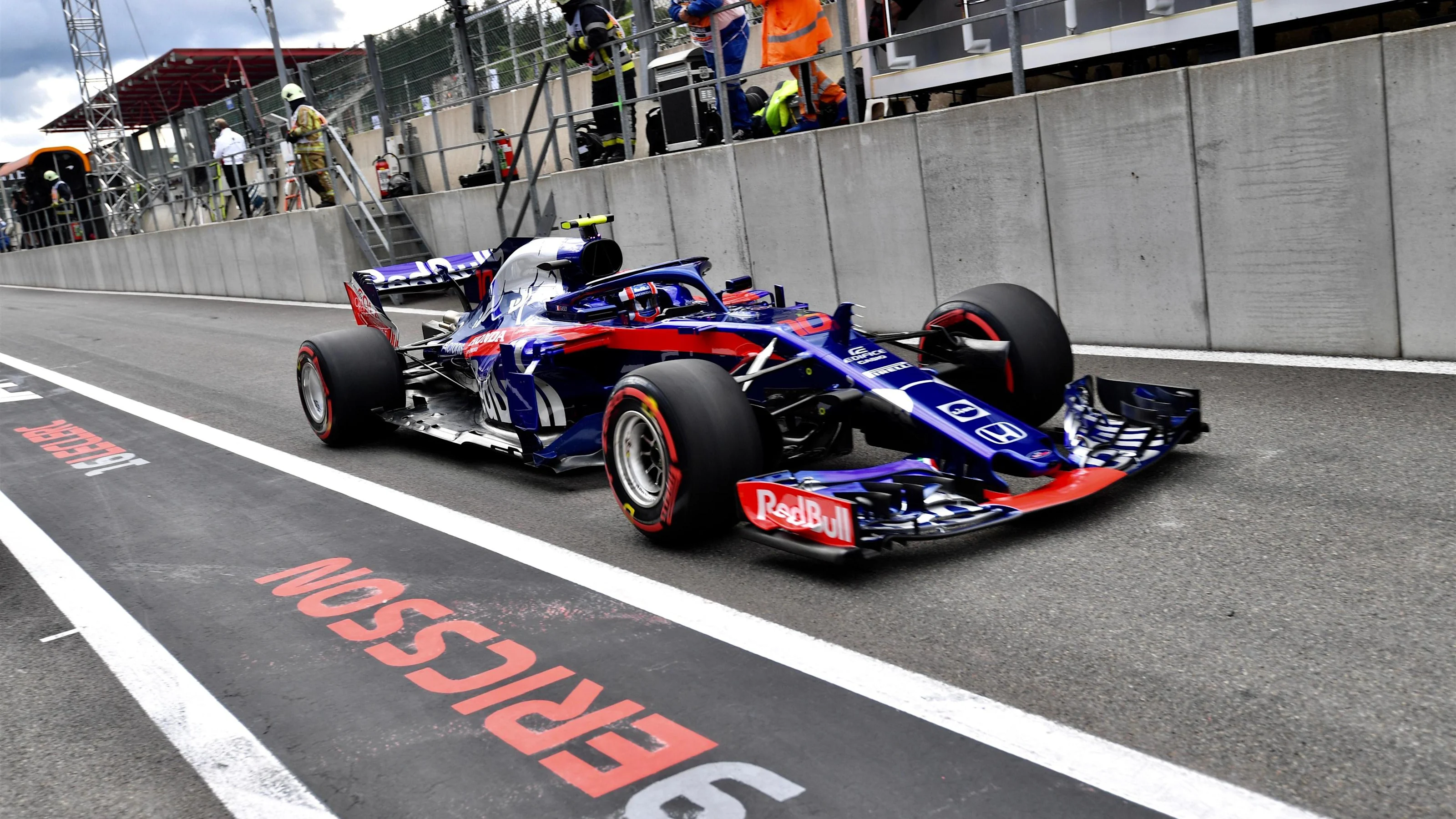 Pierre Gasly, Scuderia Toro Rosso STR13 in pit lane at Formula One World Championship, Rd13,
