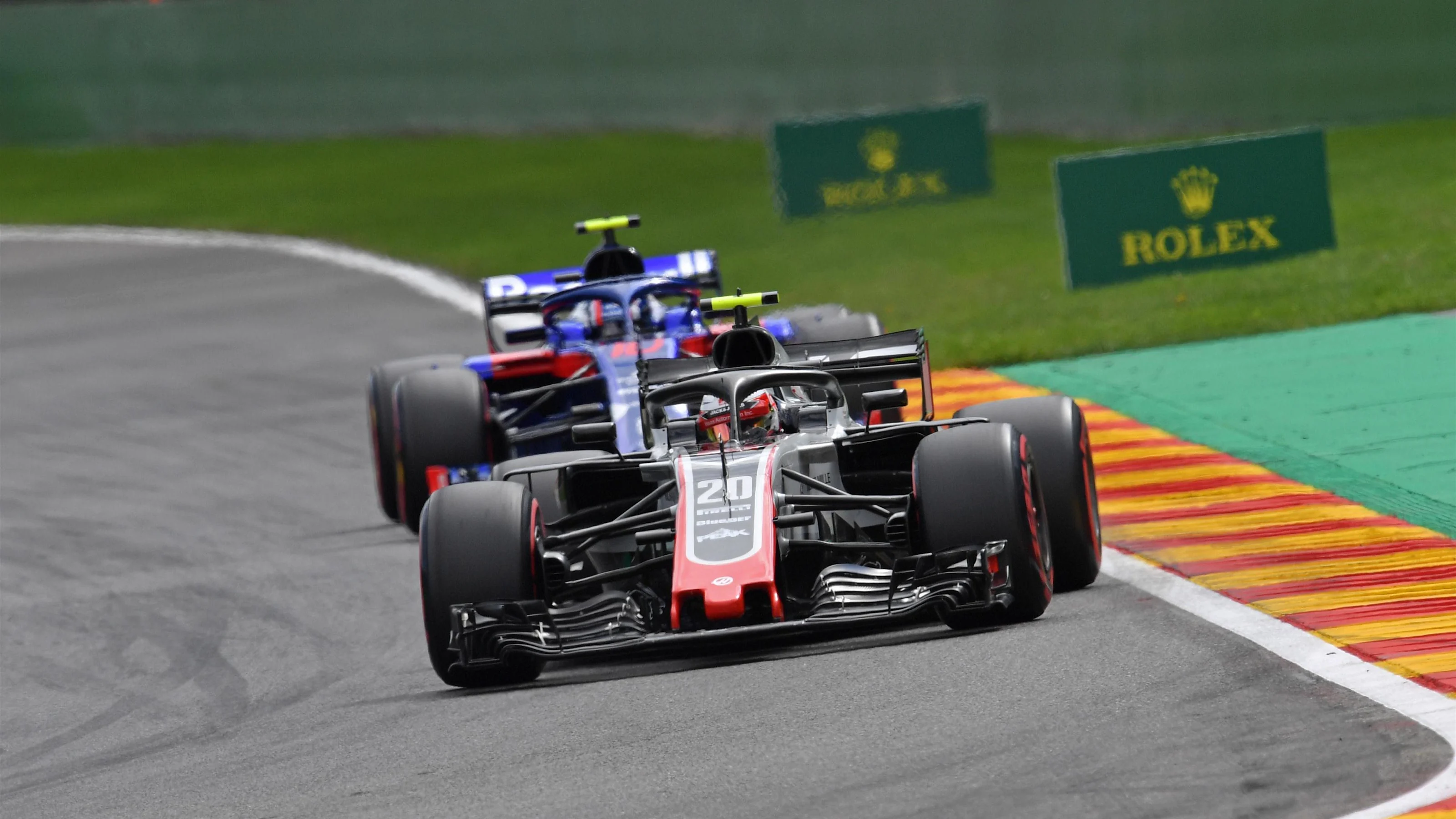 Kevin Magnussen, Haas F1 Team VF-18 nd Pierre Gasly, Scuderia Toro Rosso STR13 at Formula One World