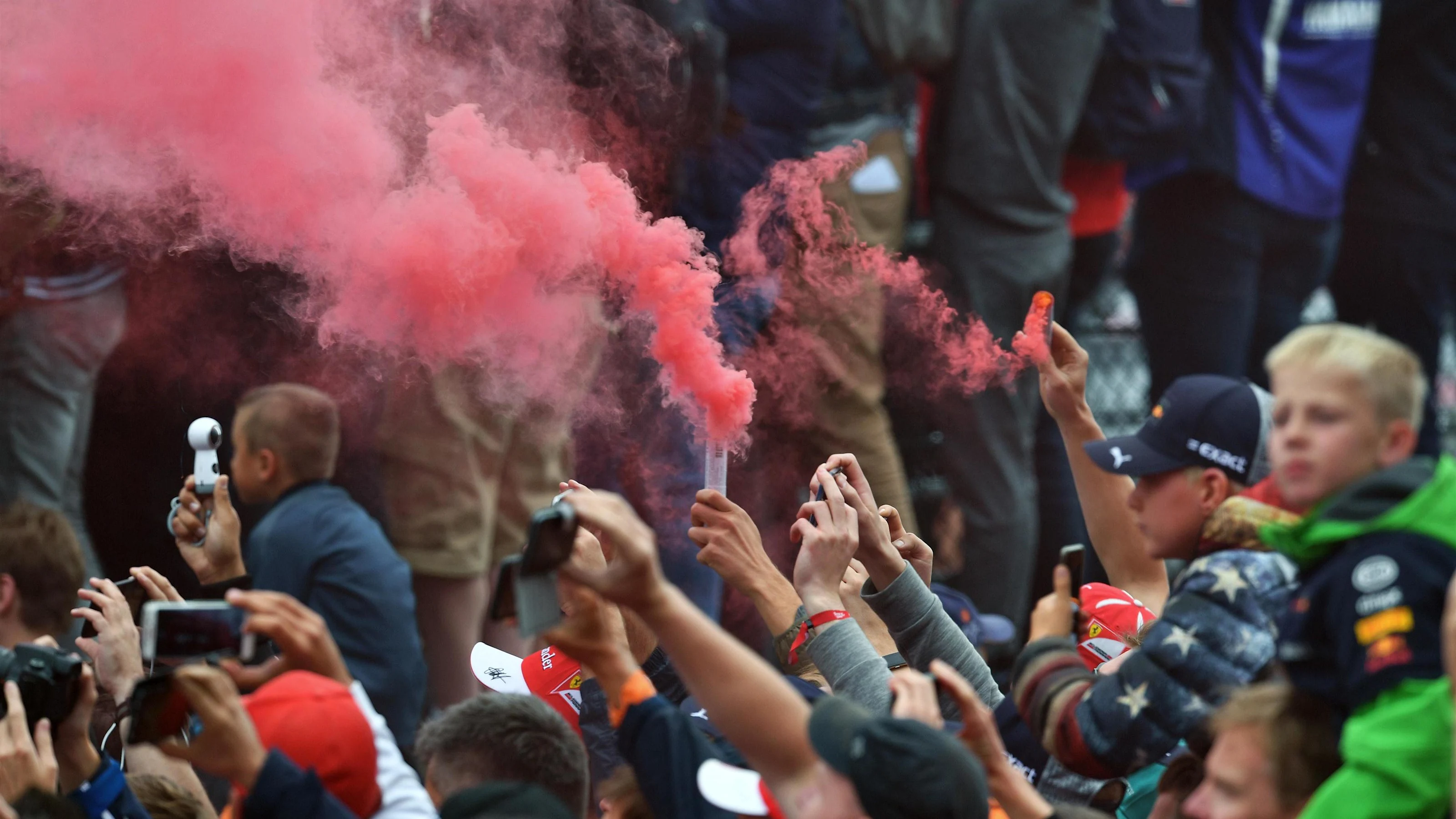Fans and flares at Formula One World Championship, Rd13, Belgian Grand Prix, Race, Spa