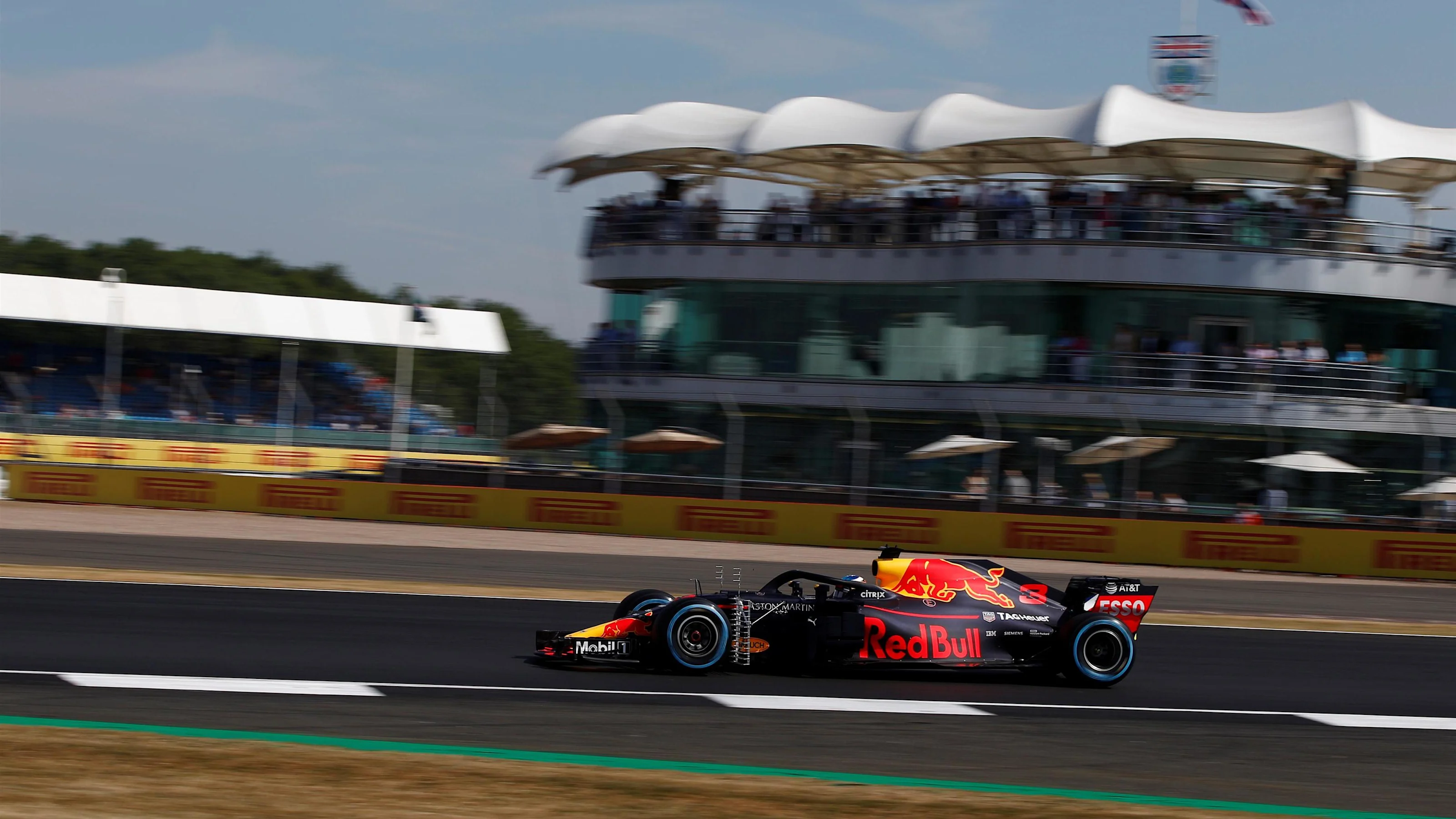Daniel Ricciardo (AUS) Red Bull Racing RB14 at Formula One World Championship, Rd10, British Grand
