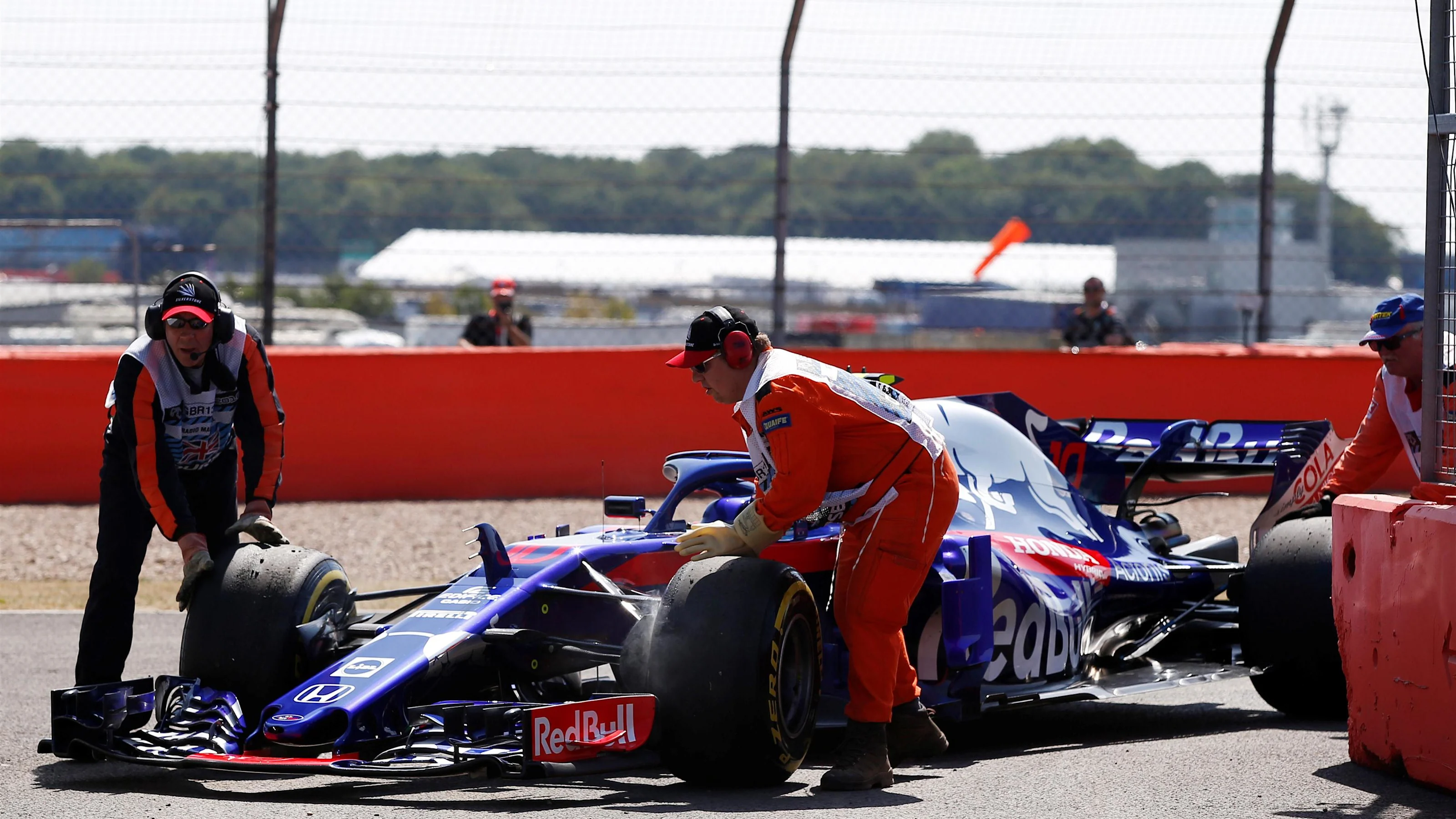Pierre Gasly (FRA) Scuderia Toro Rosso STR13 stops on track in FP2 at Formula One World