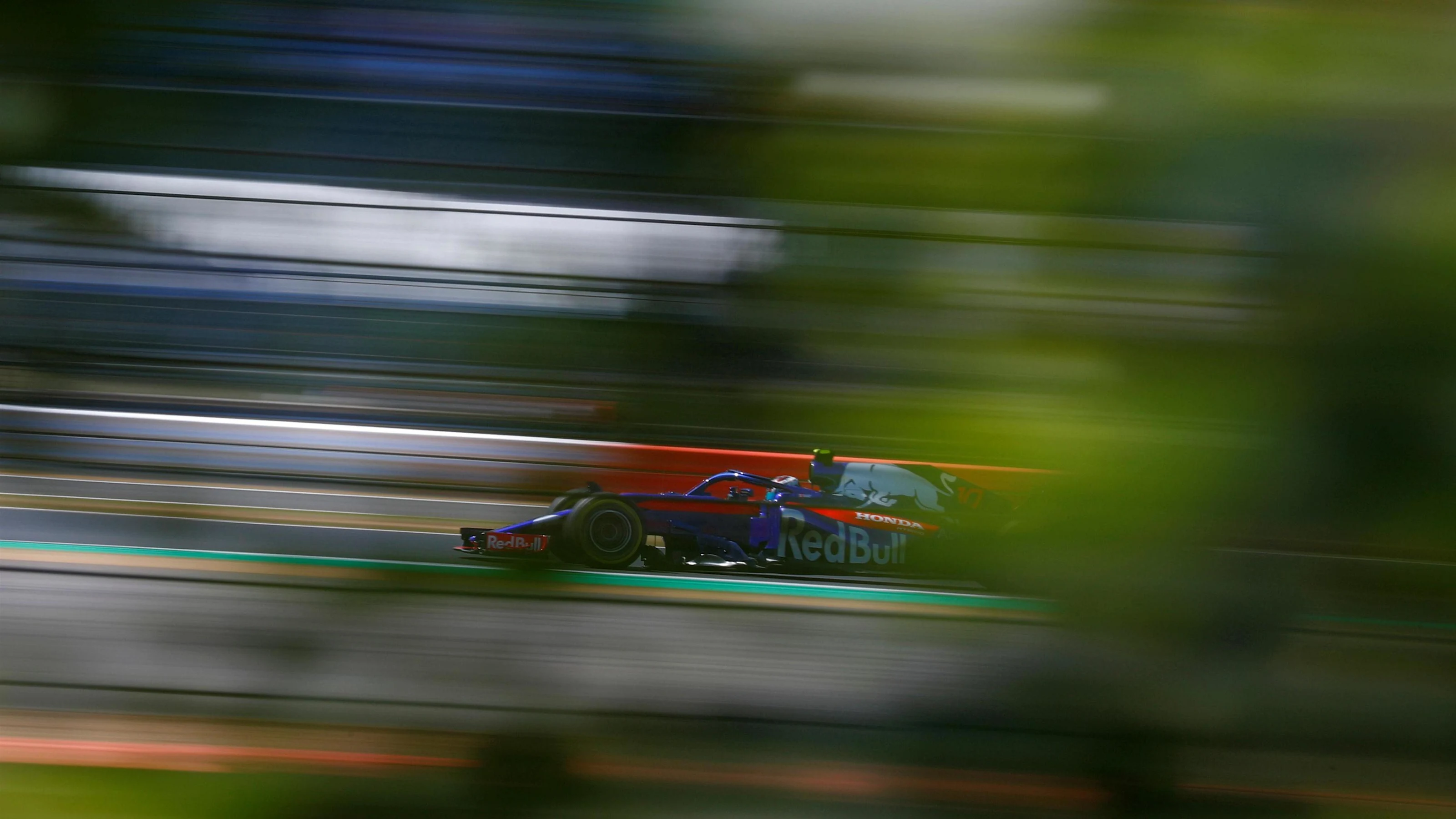 Pierre Gasly (FRA) Scuderia Toro Rosso STR13 at Formula One World Championship, Rd10, British Grand