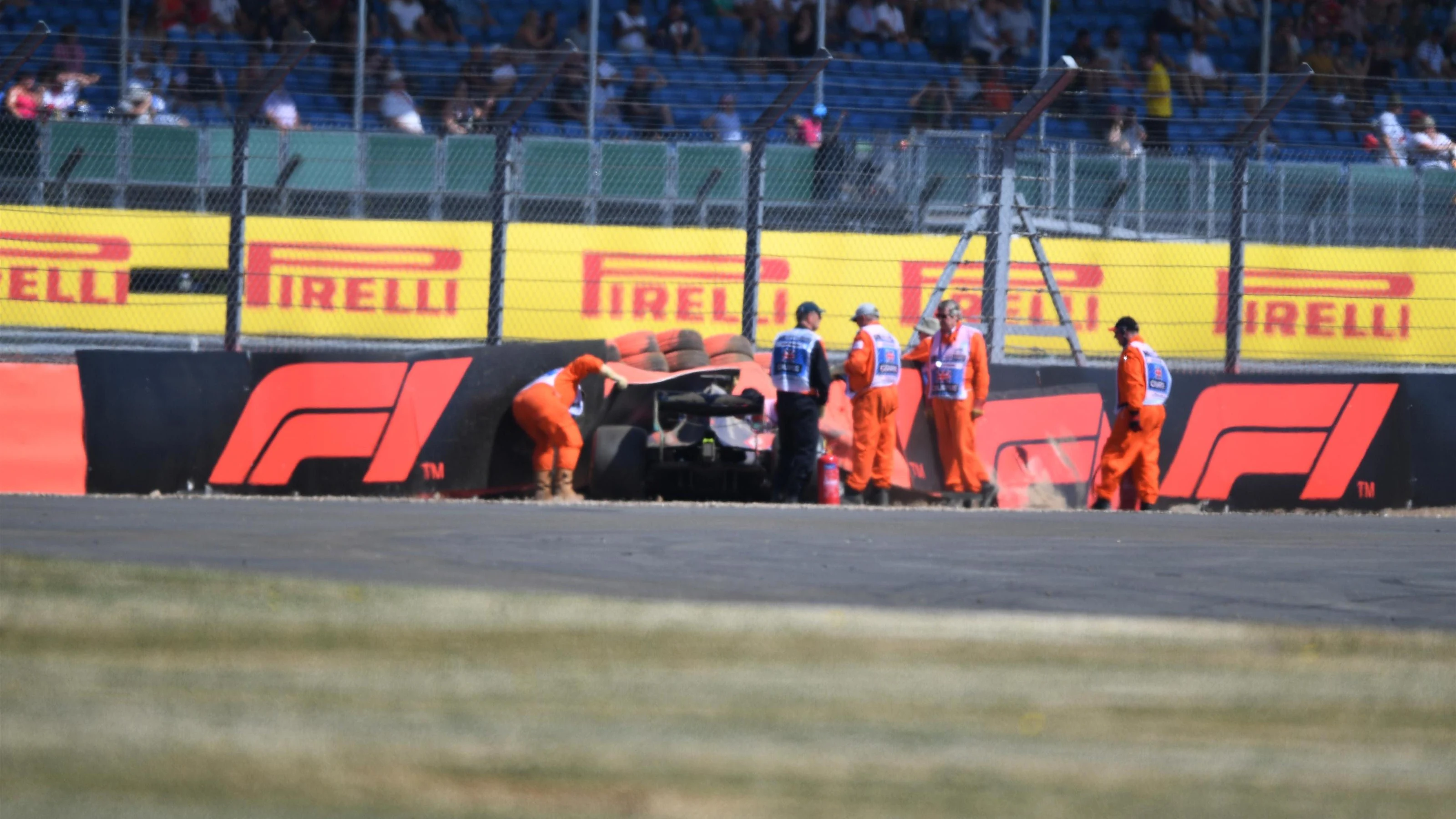 Brendon Hartley (NZL) Scuderia Toro Rosso STR13 crashed in FP3 at Formula One World Championship,