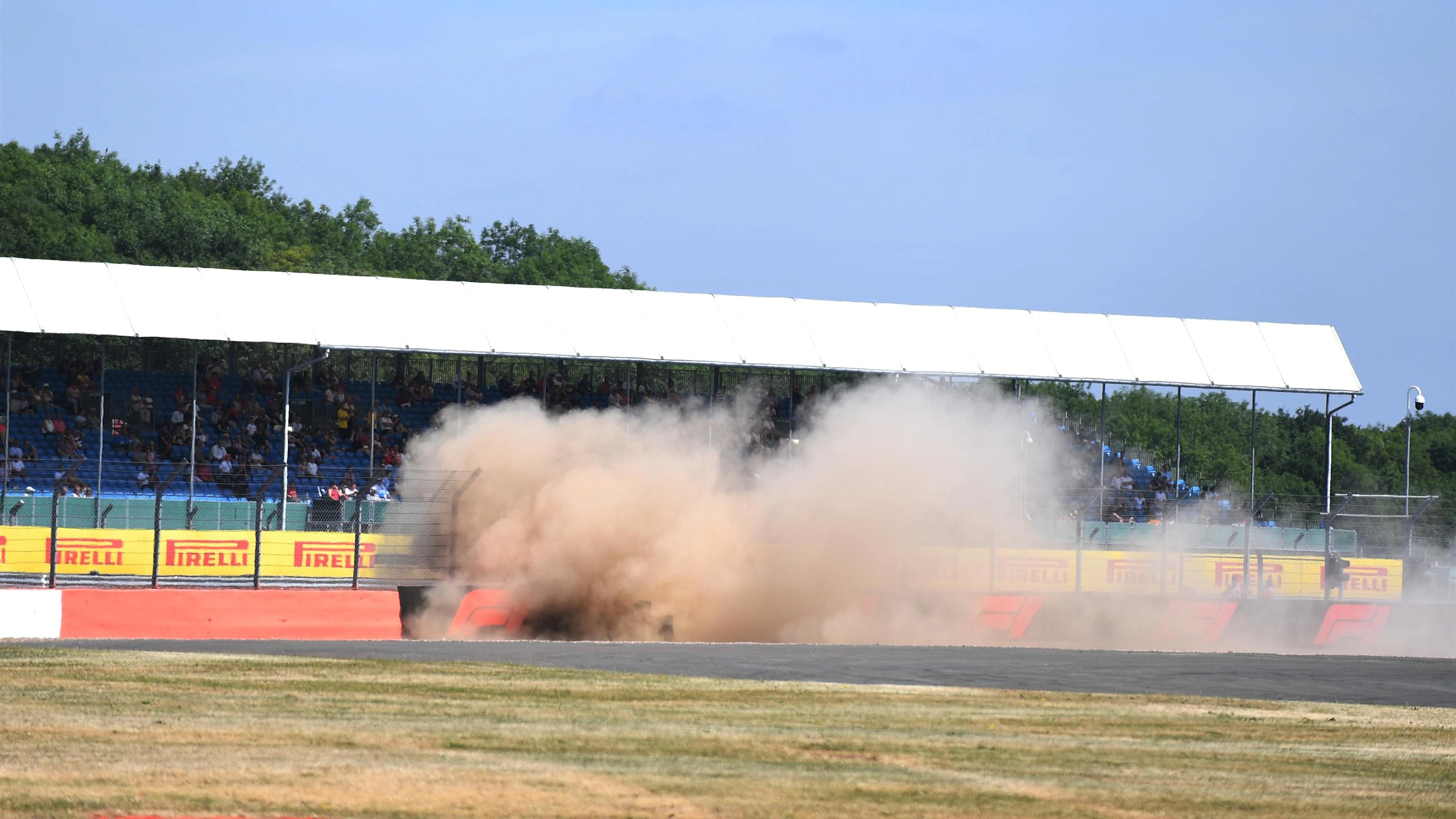 Brendon Hartley (NZL) Scuderia Toro Rosso STR13 crashes in FP3 at Formula One World Championship,